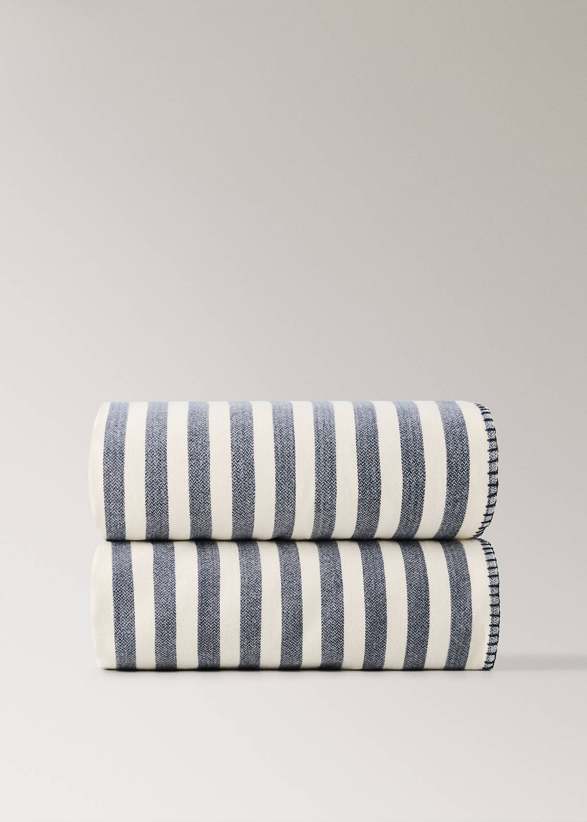 Striped throw 70 x 100 cm — Navy