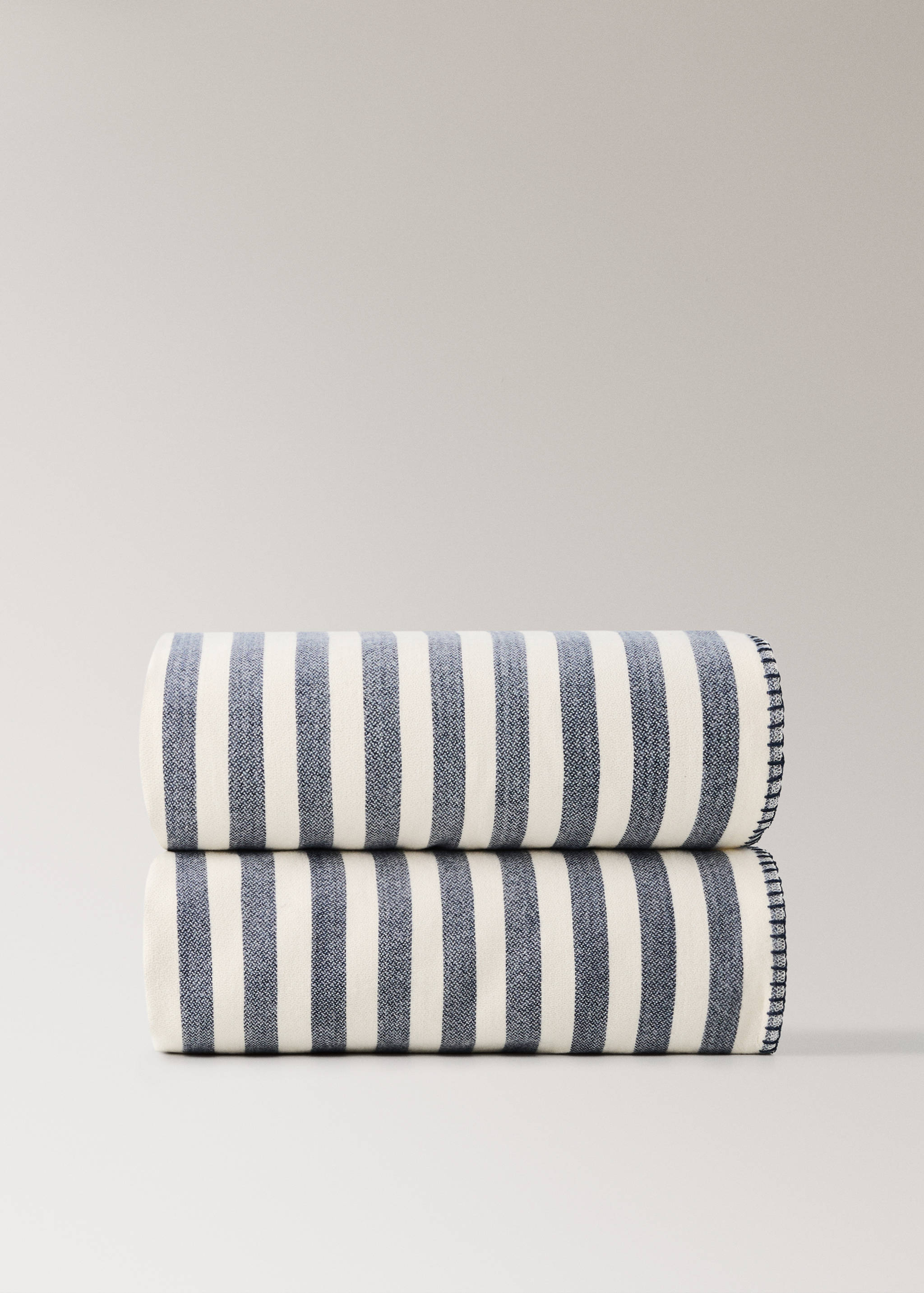 Striped blanket 70x100 cm - Article without model