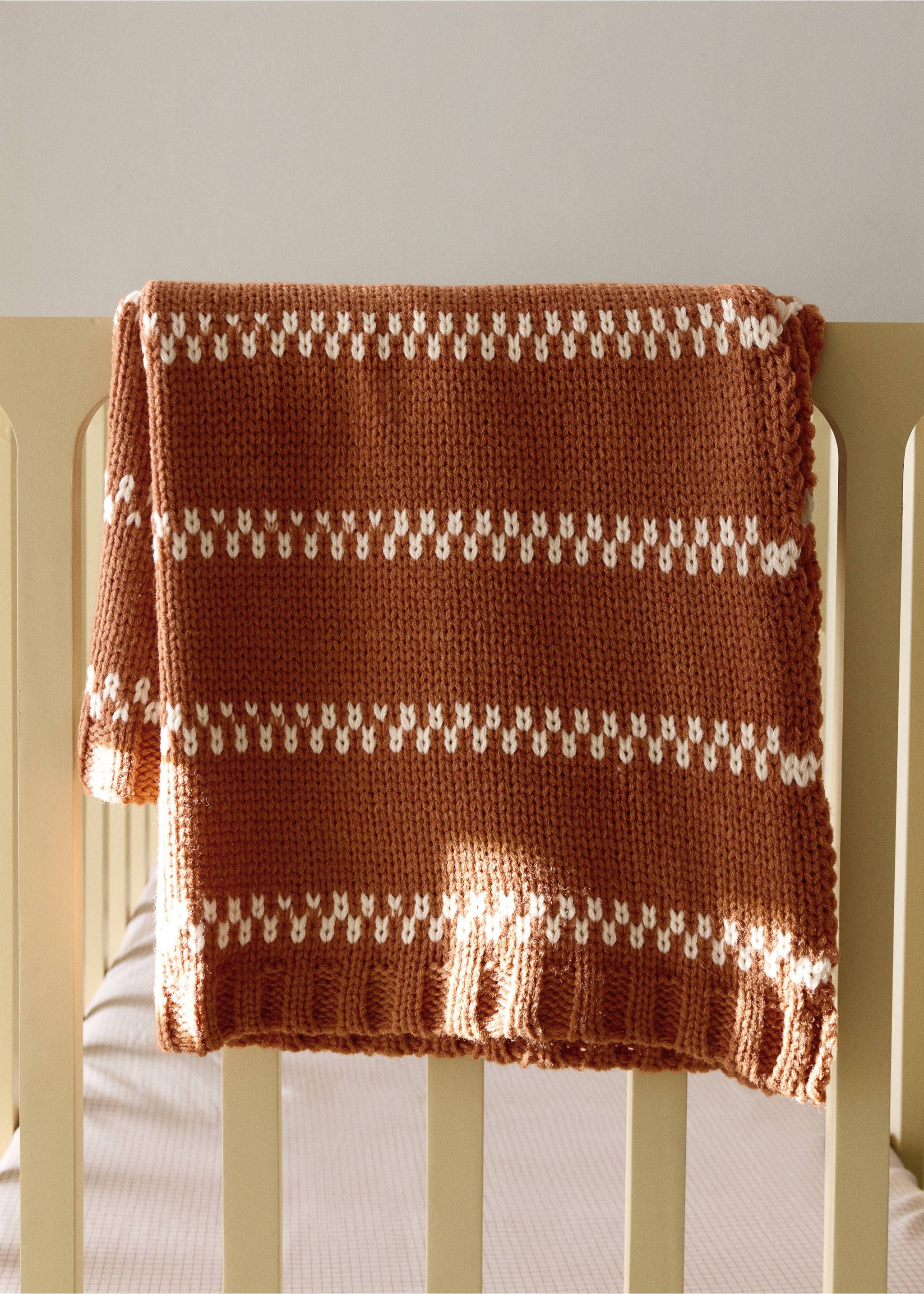 Striped wool blend blanket - Celkový náhled, Rezavě červená
. Ref: 37011491-00.