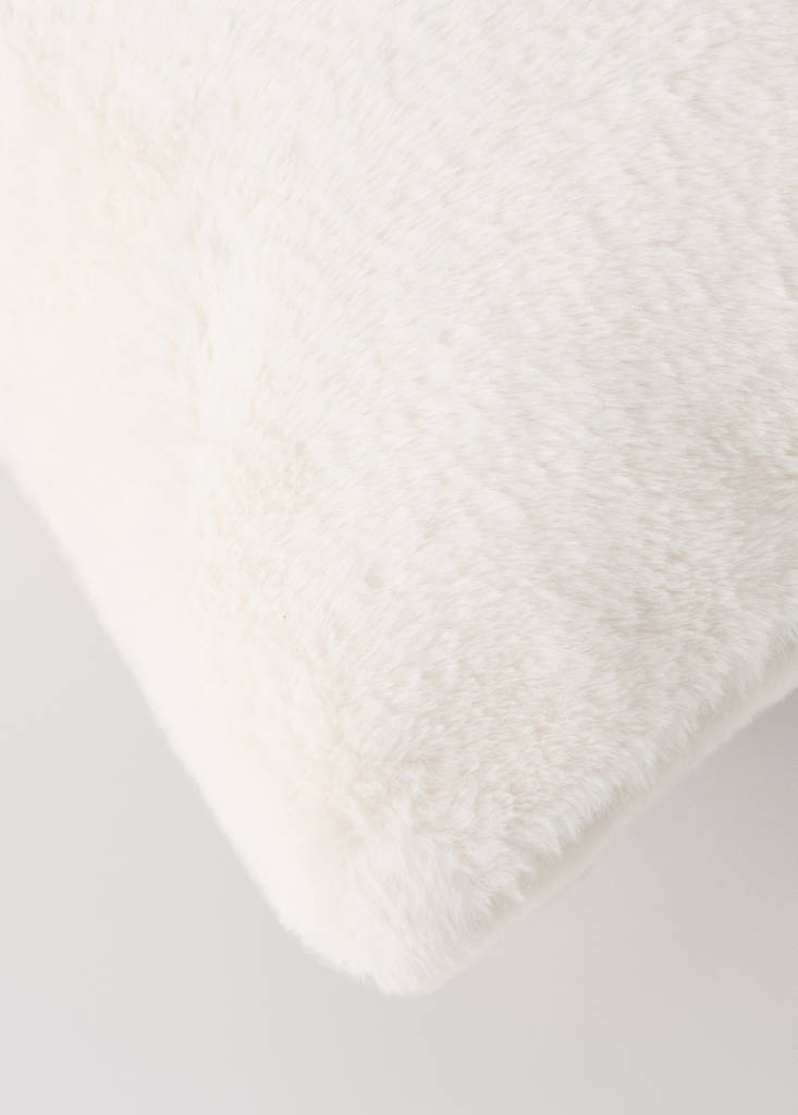 Faux fur cushion cover 30x40 cm — Ivory White