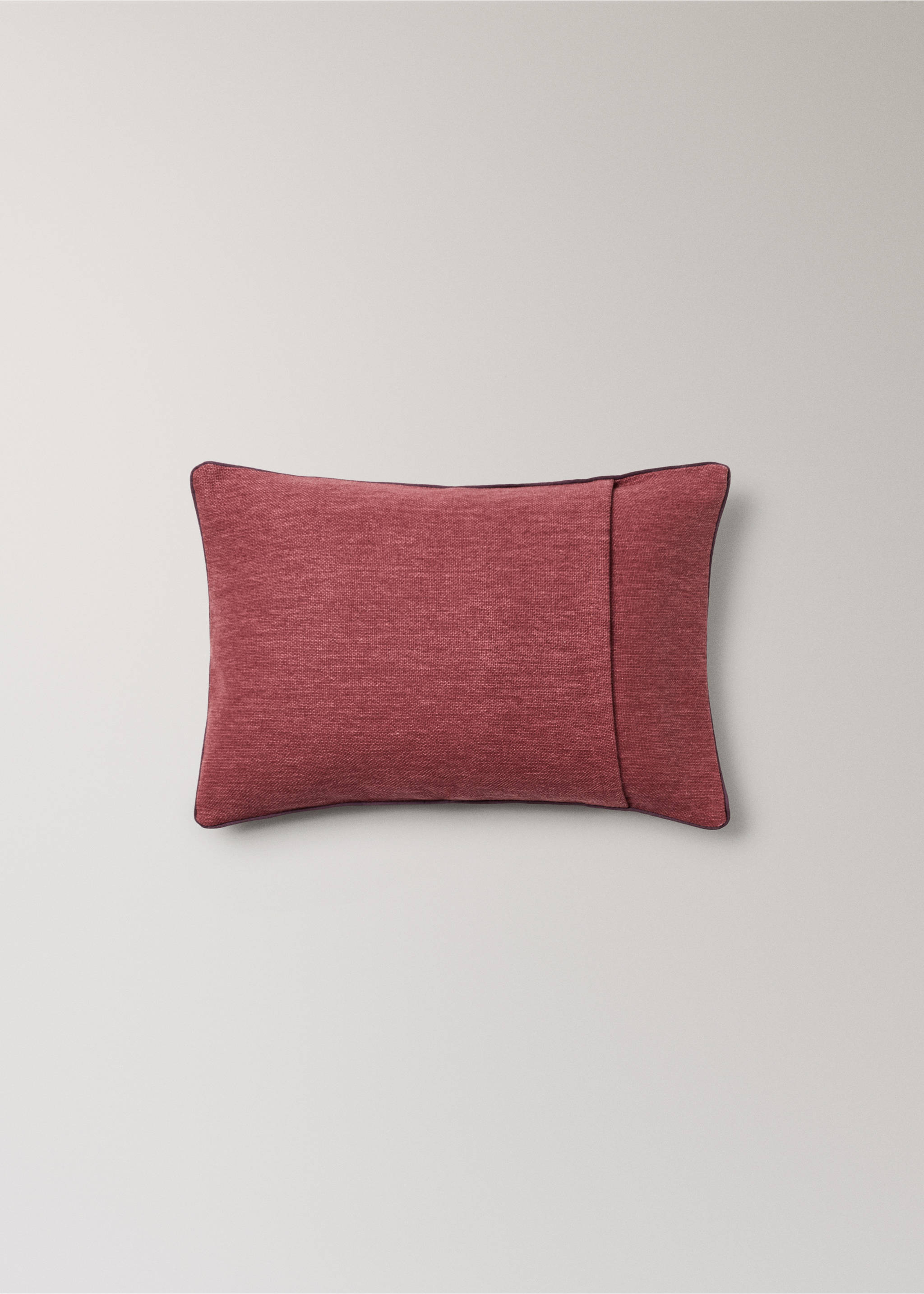Piped cushion cover 30x40cm - Details of the article 4, Coral Red. Ref: 37011496-00.