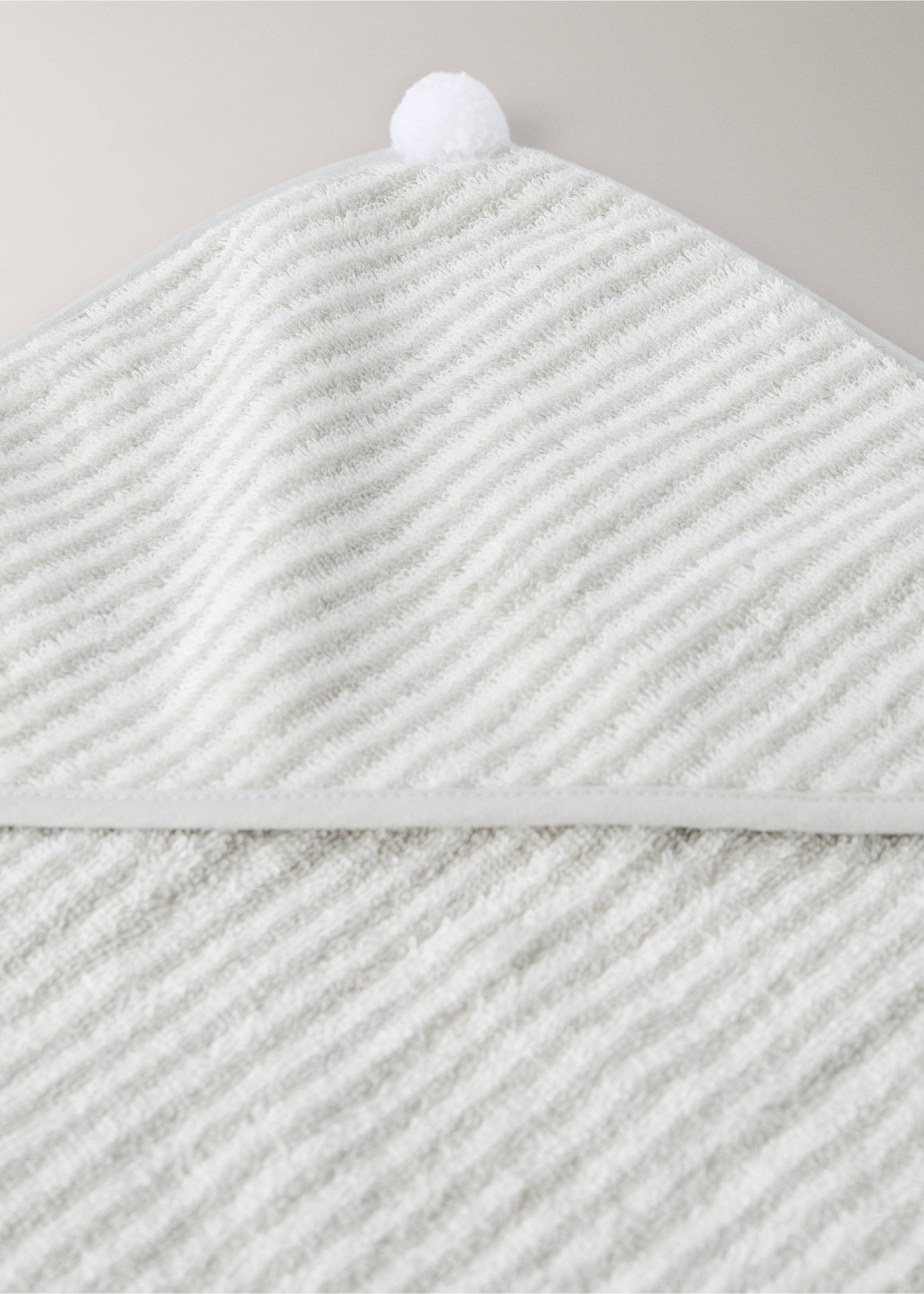 Striped cotton bath cape - Detaljer om artikeln 1, Grå. Ref: 37011498-00.