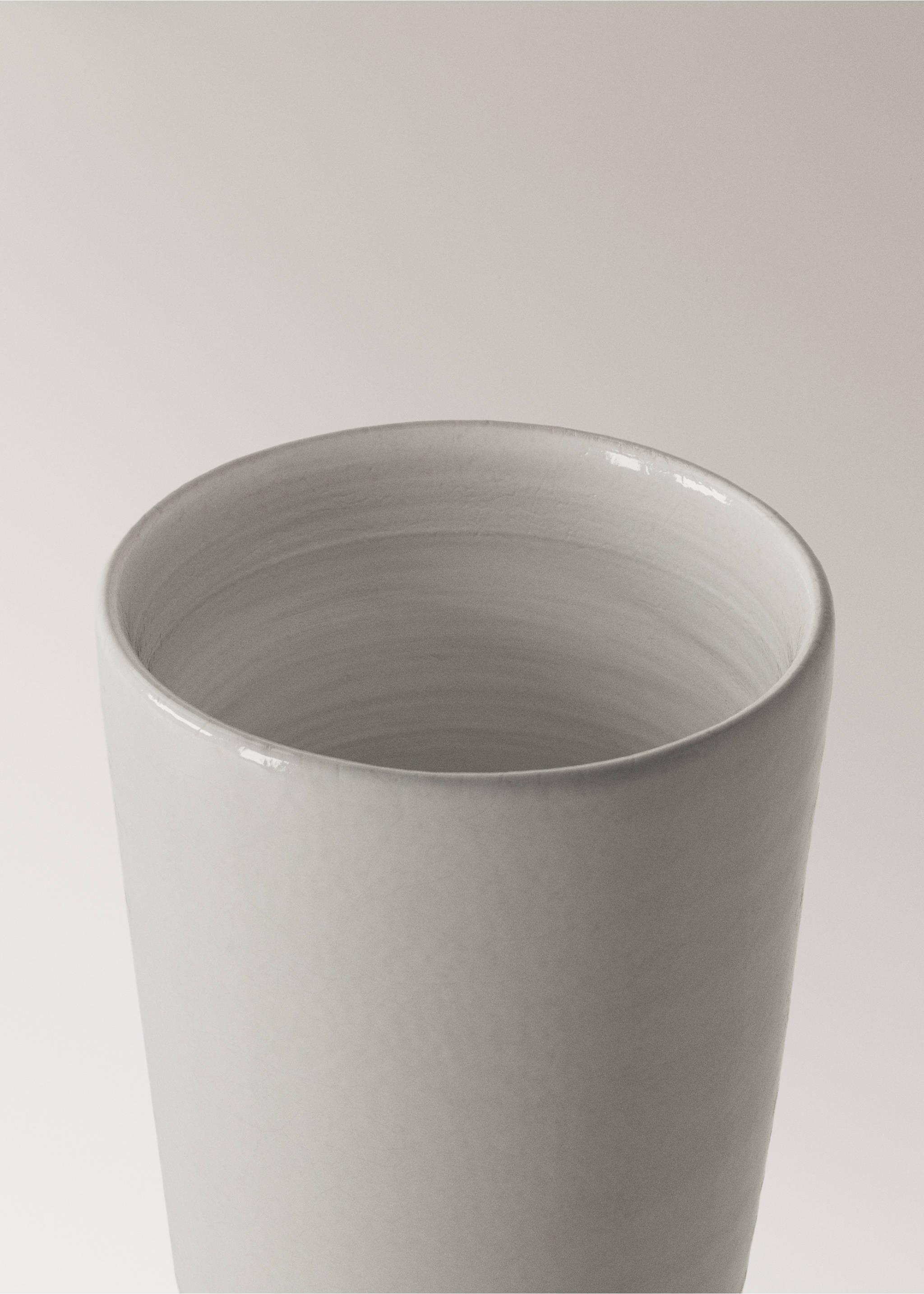 Hohe Terrakotta-Vase - Detail des Artikels 1, Ecru. Ref: 37011524-00.