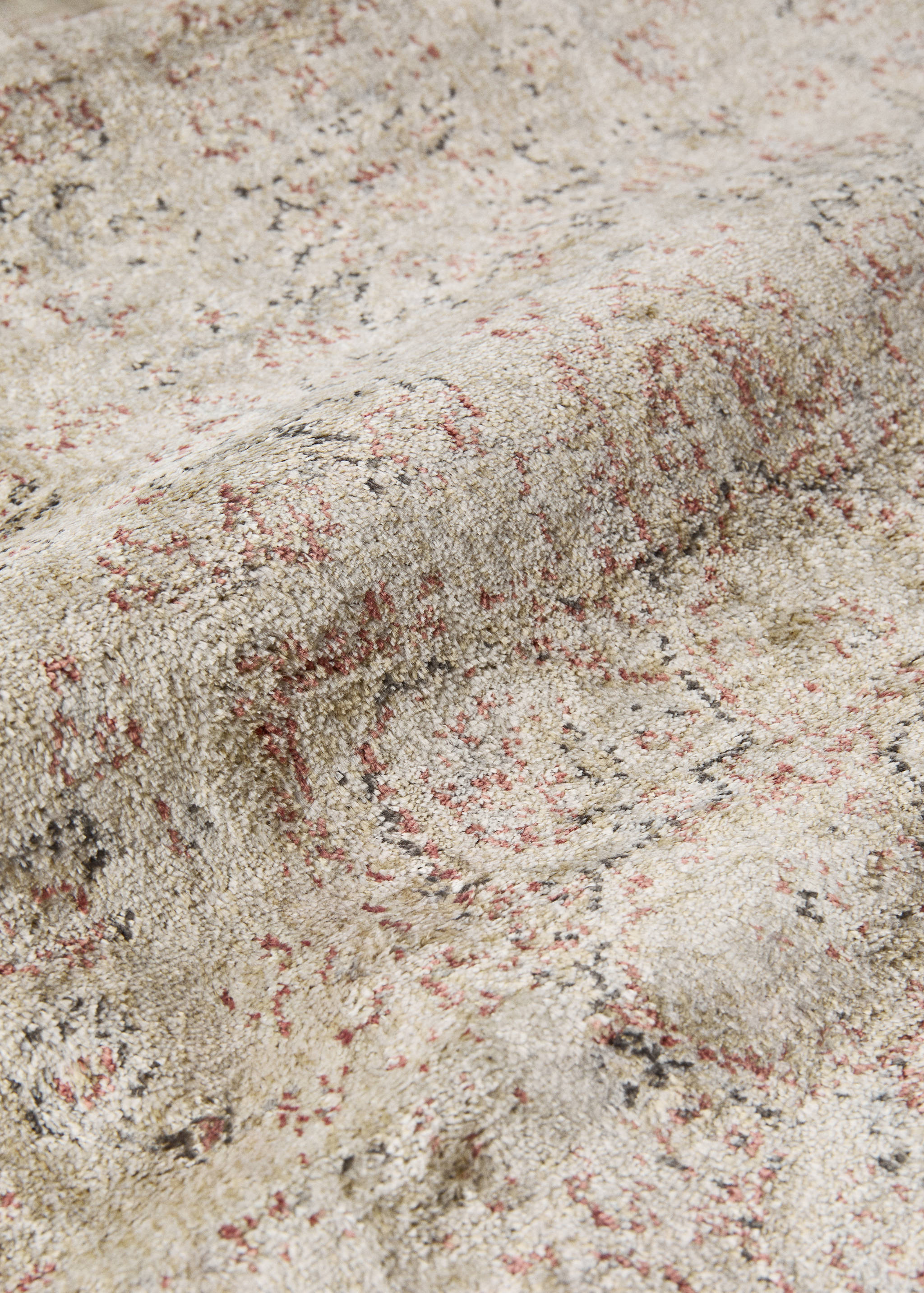 Large distressed-effect rug - Details of the article 1