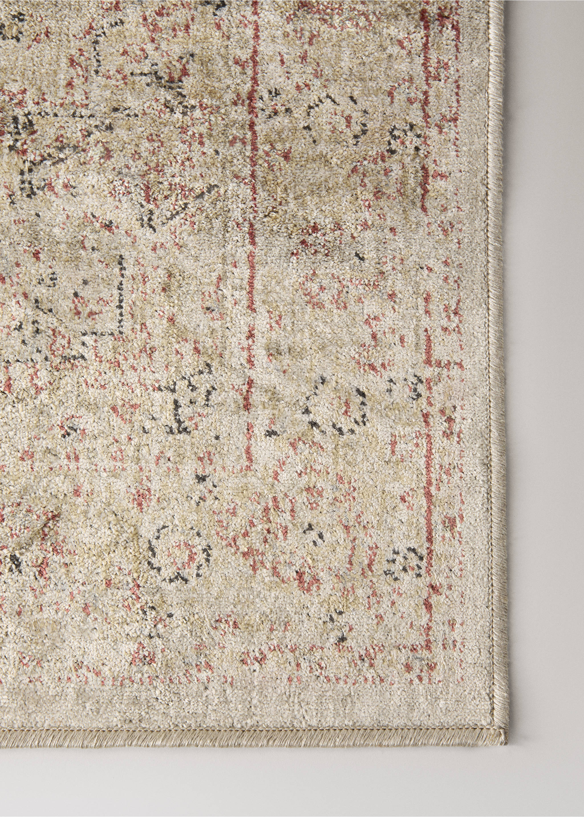 Large aged-effect rug - Details of the article 2, Beige. Ref: 37011525-00.