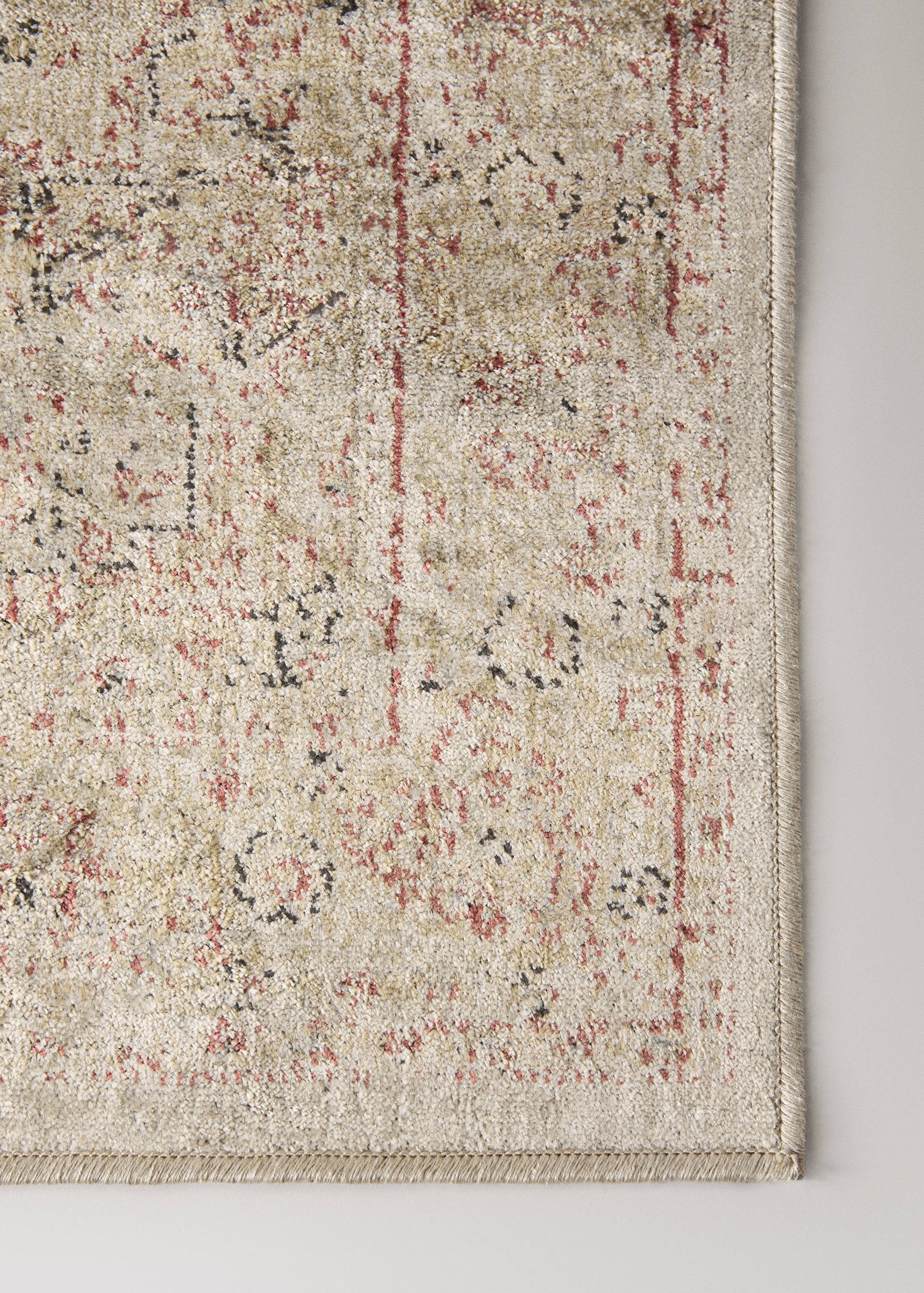 Large distressed-effect rug - Details of the article 2