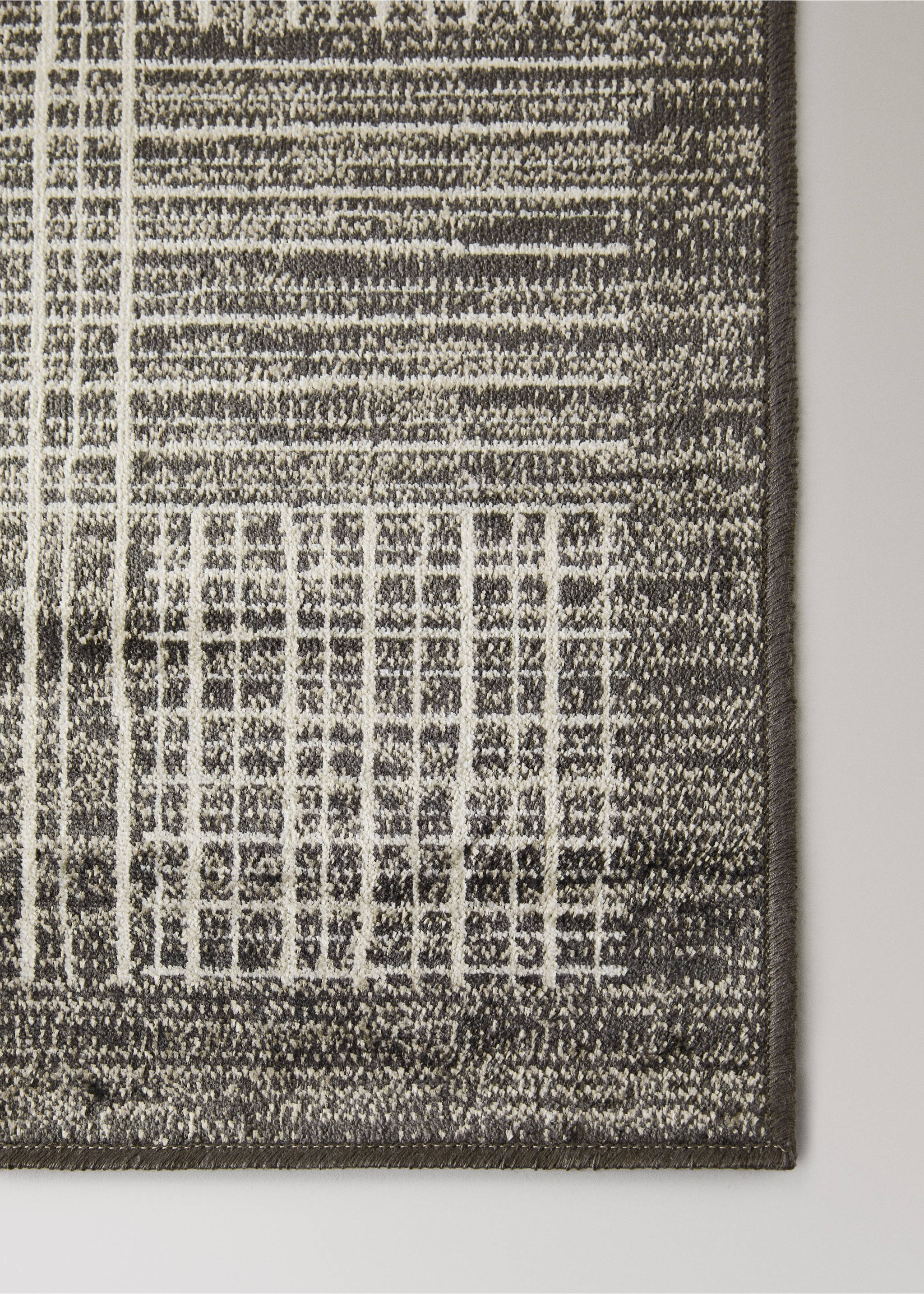 Small bicolour cotton rug - Details of the article 2, Charcoal. Ref: 37011527-00.