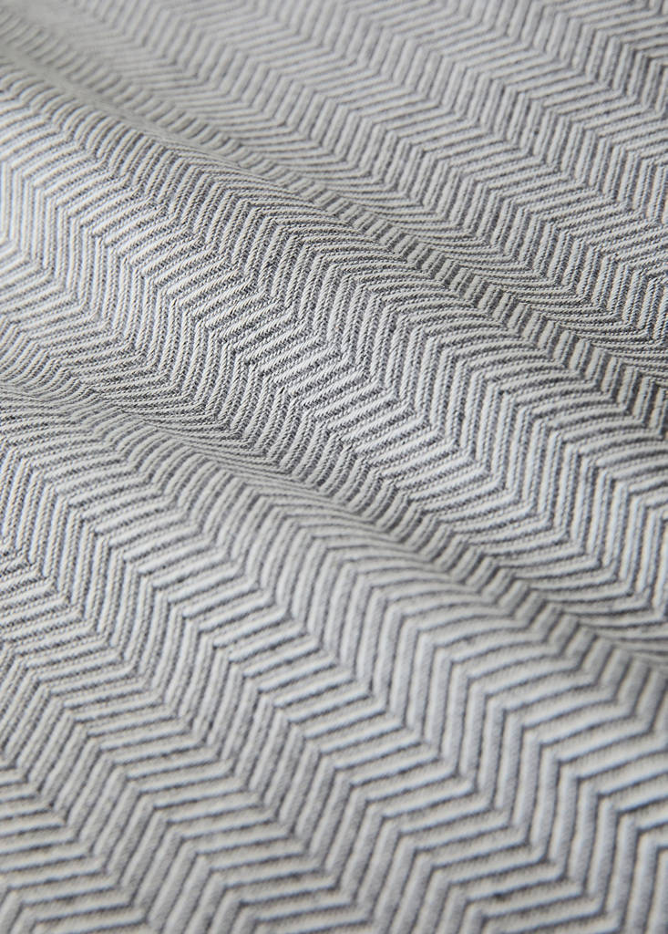 Resin-coated cotton tablecloth with overlock stitching for 2 to 4 people — Dark Grey