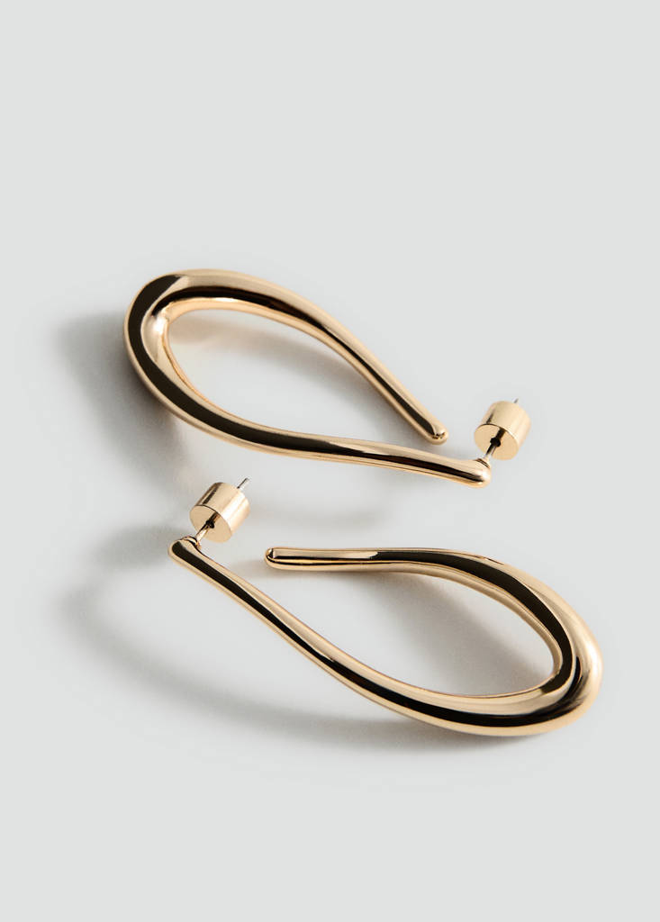 Twisted hoop earrings — Gold