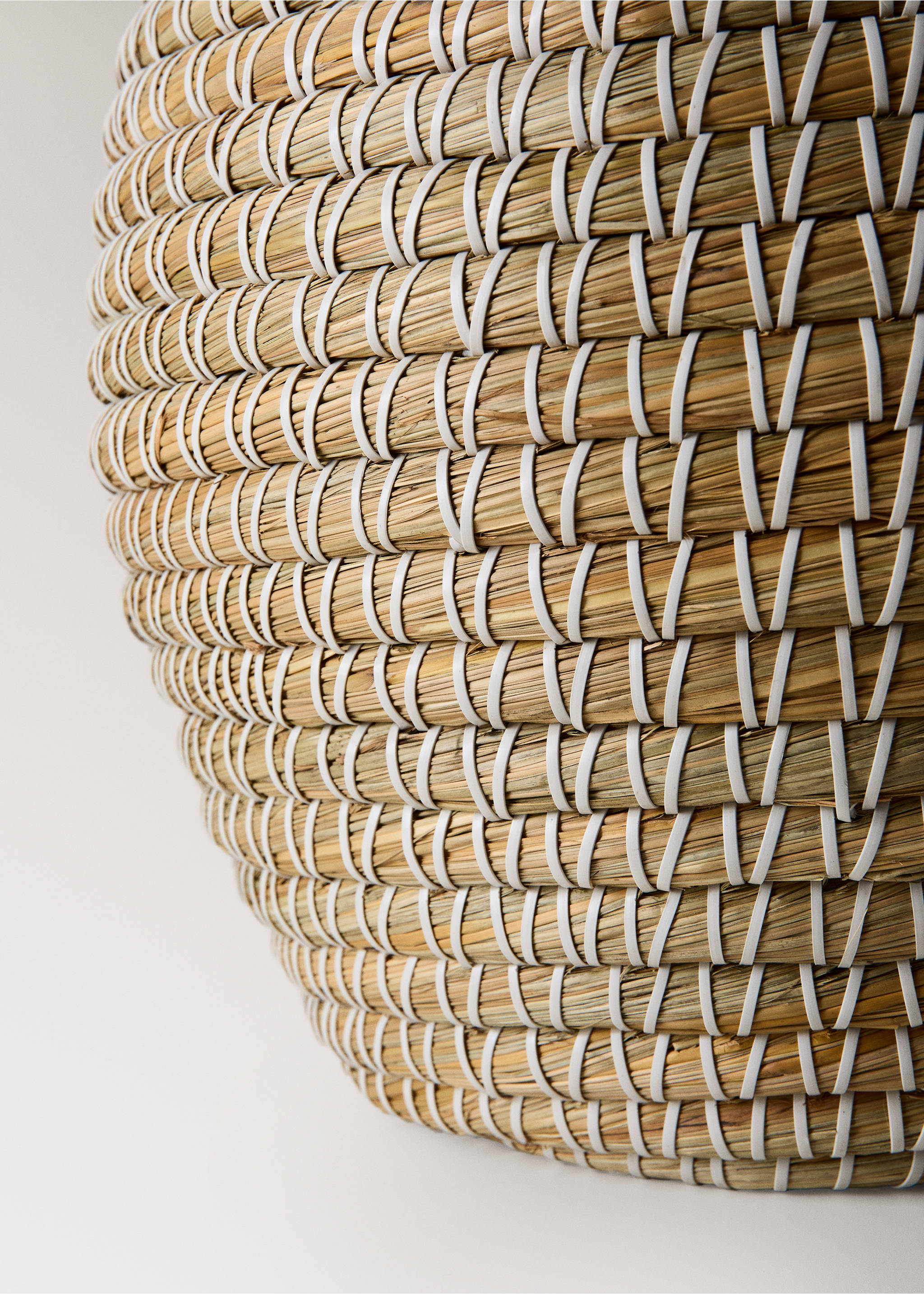 Medium oval natural fibre basket - Details of the article 2, White. Ref: 37012011-00.