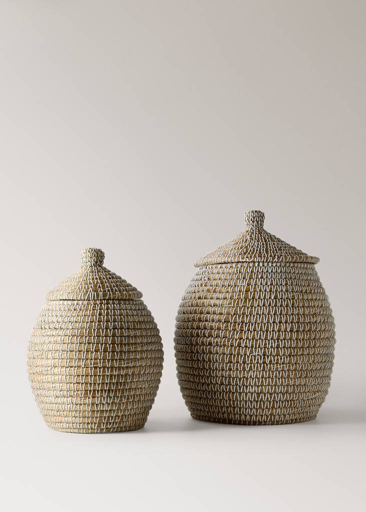 Medium oval natural fibre basket — White