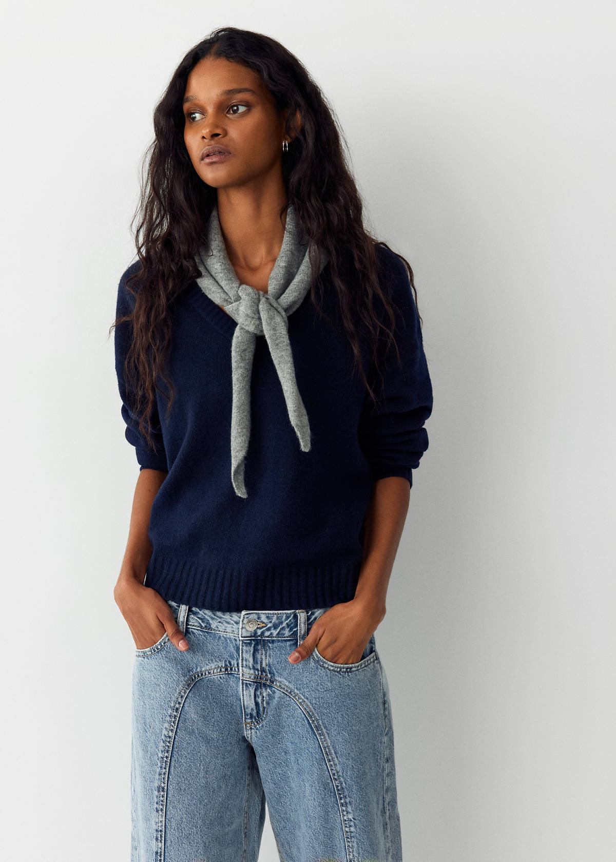 Straight-leg jeans with stitching detail — Medium Blue