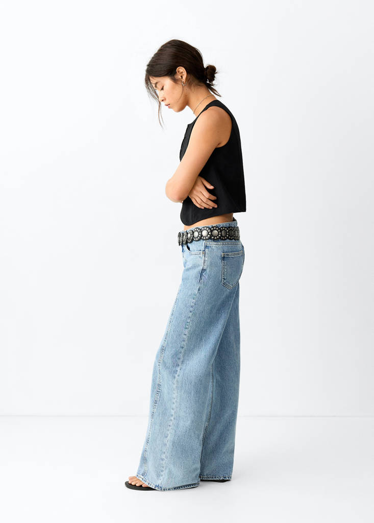 Low-waist wide-leg jeans — Medium Blue