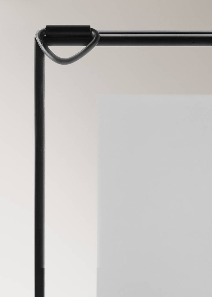 Small rectangular metal photo frame — Black