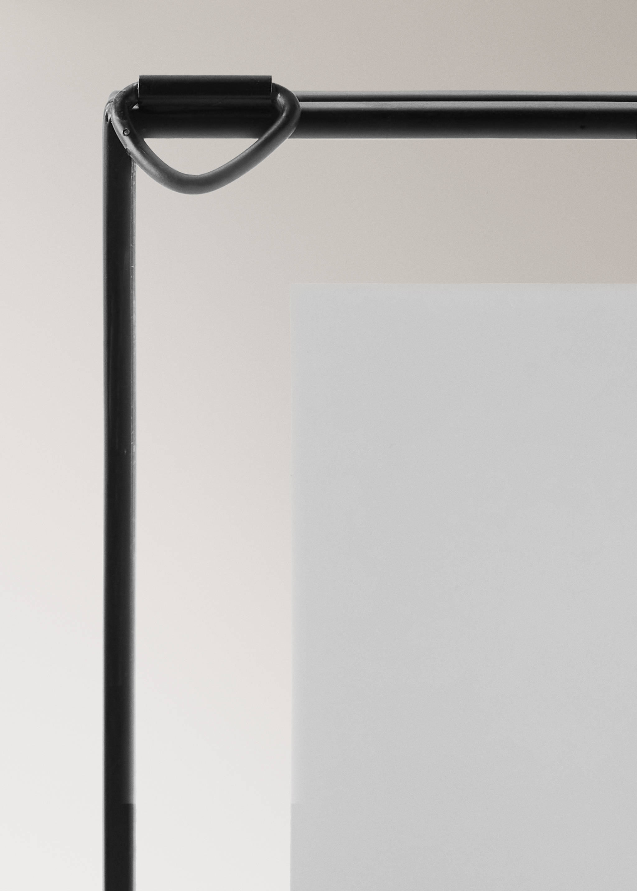 Rectangular frame with metal edge - Details of the article 2