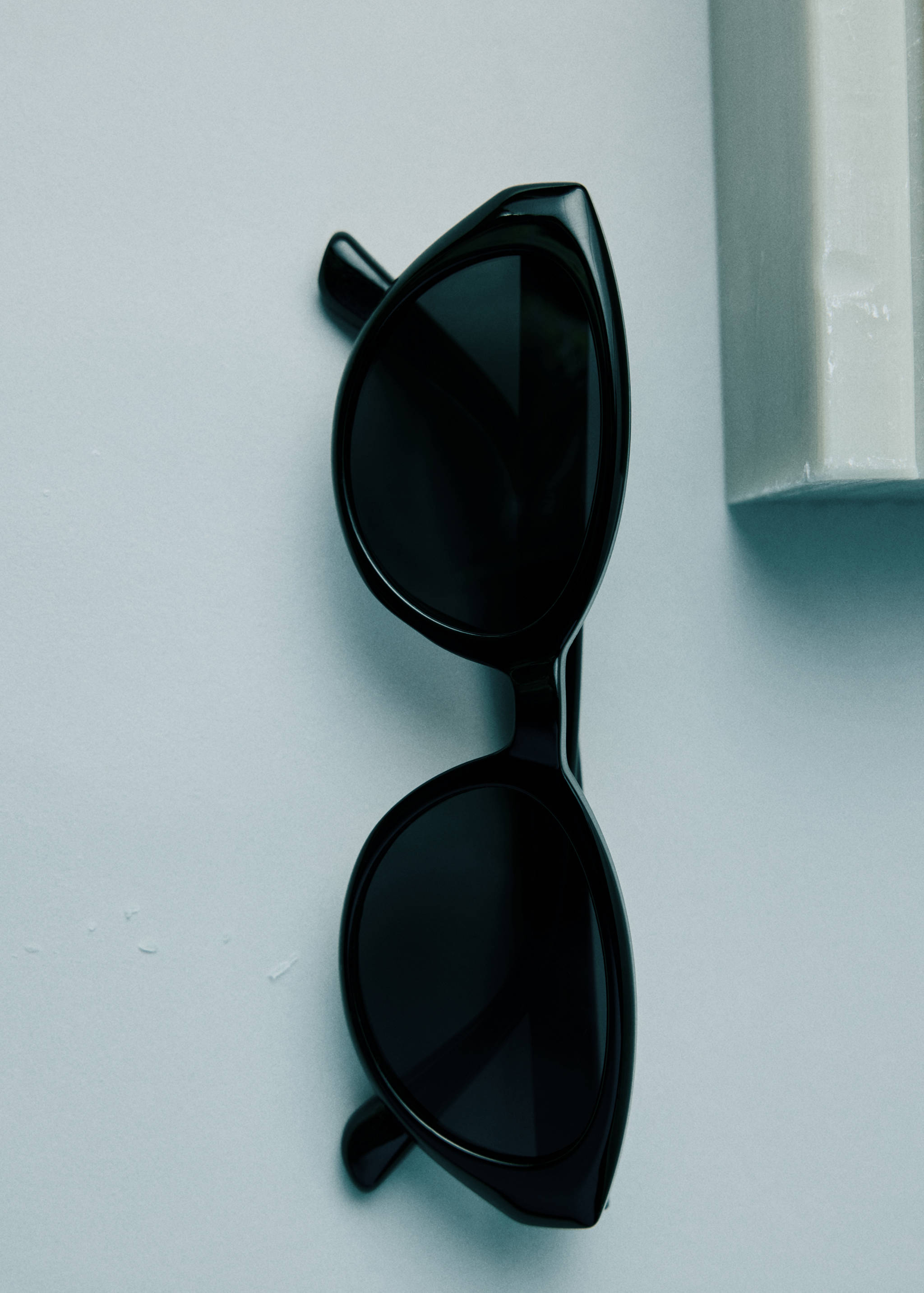 Oval-frame sunglasses - Details of the article 5