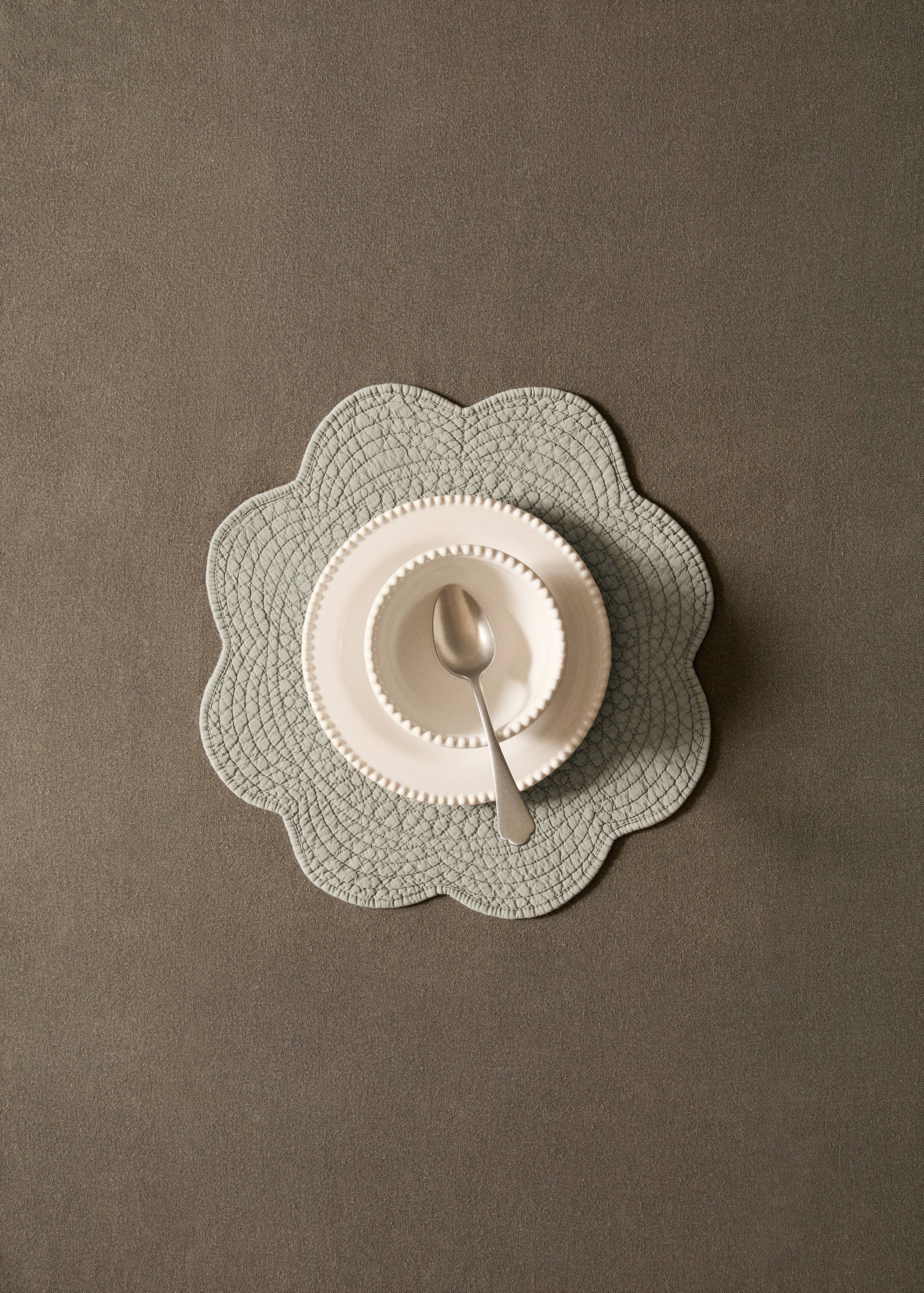 Gestepptes Tischset in Blumenform - Allgemeine Ansicht