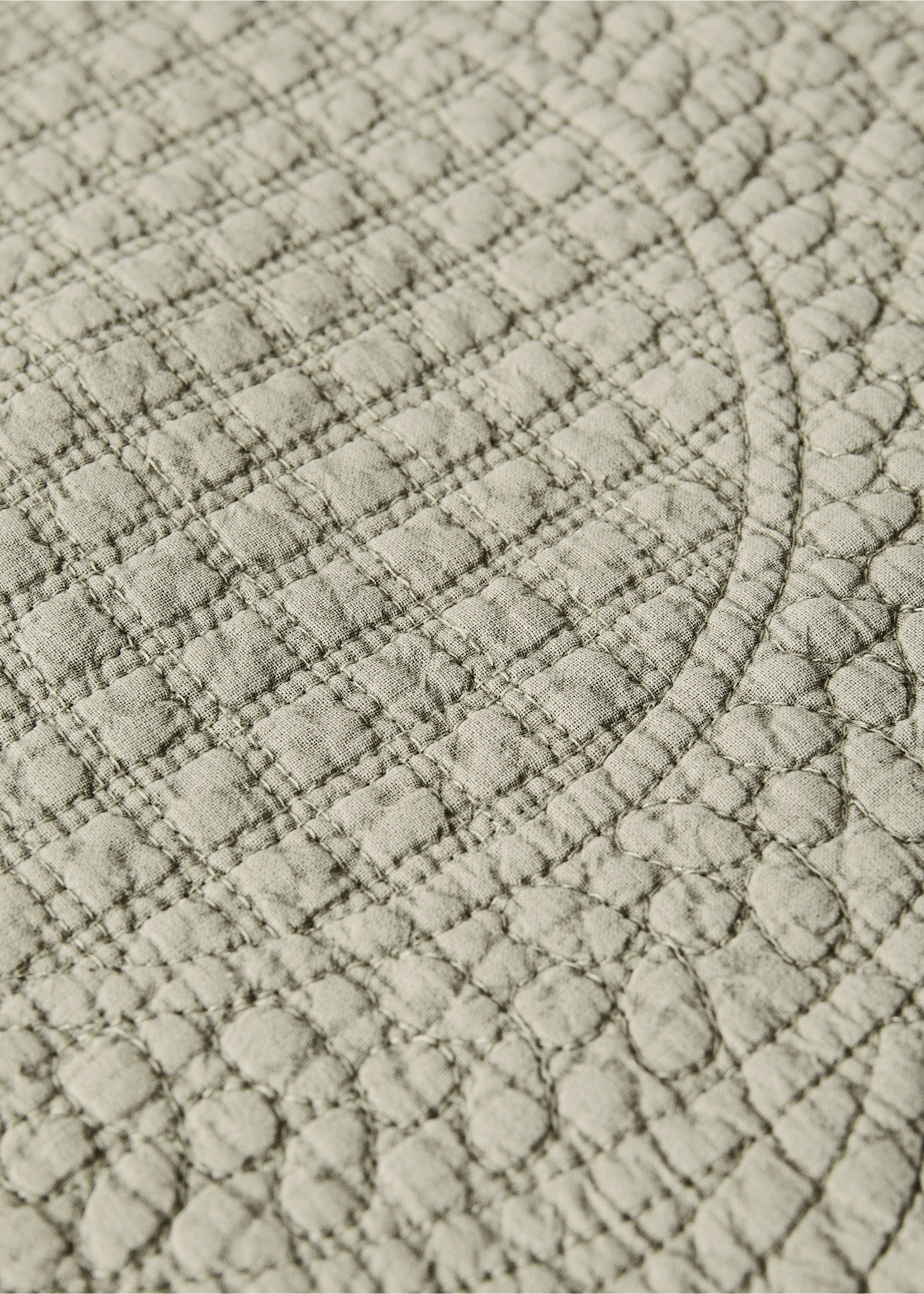 Gestepptes Tischset in Blumenform - Detail des Artikels 2, Hellbraun/Pastellbraun. Ref: 37012553-00.