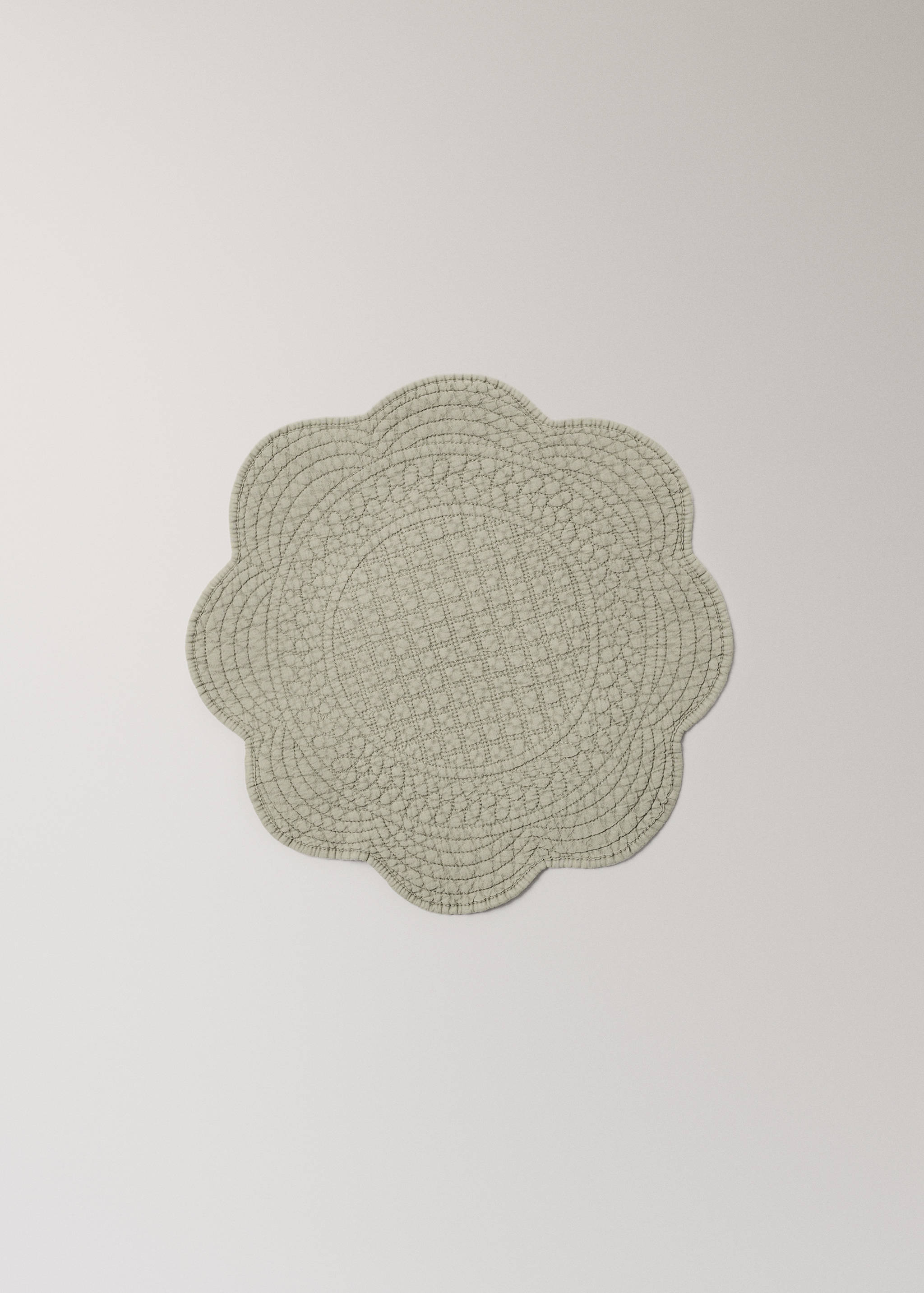 Gestepptes Tischset in Blumenform - Artikel ohne Model