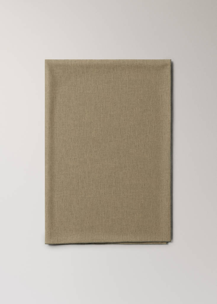 Resin-coated linen tablecloth with contrasting overlock for 2 to 4 diners — Light/Pastel Brown