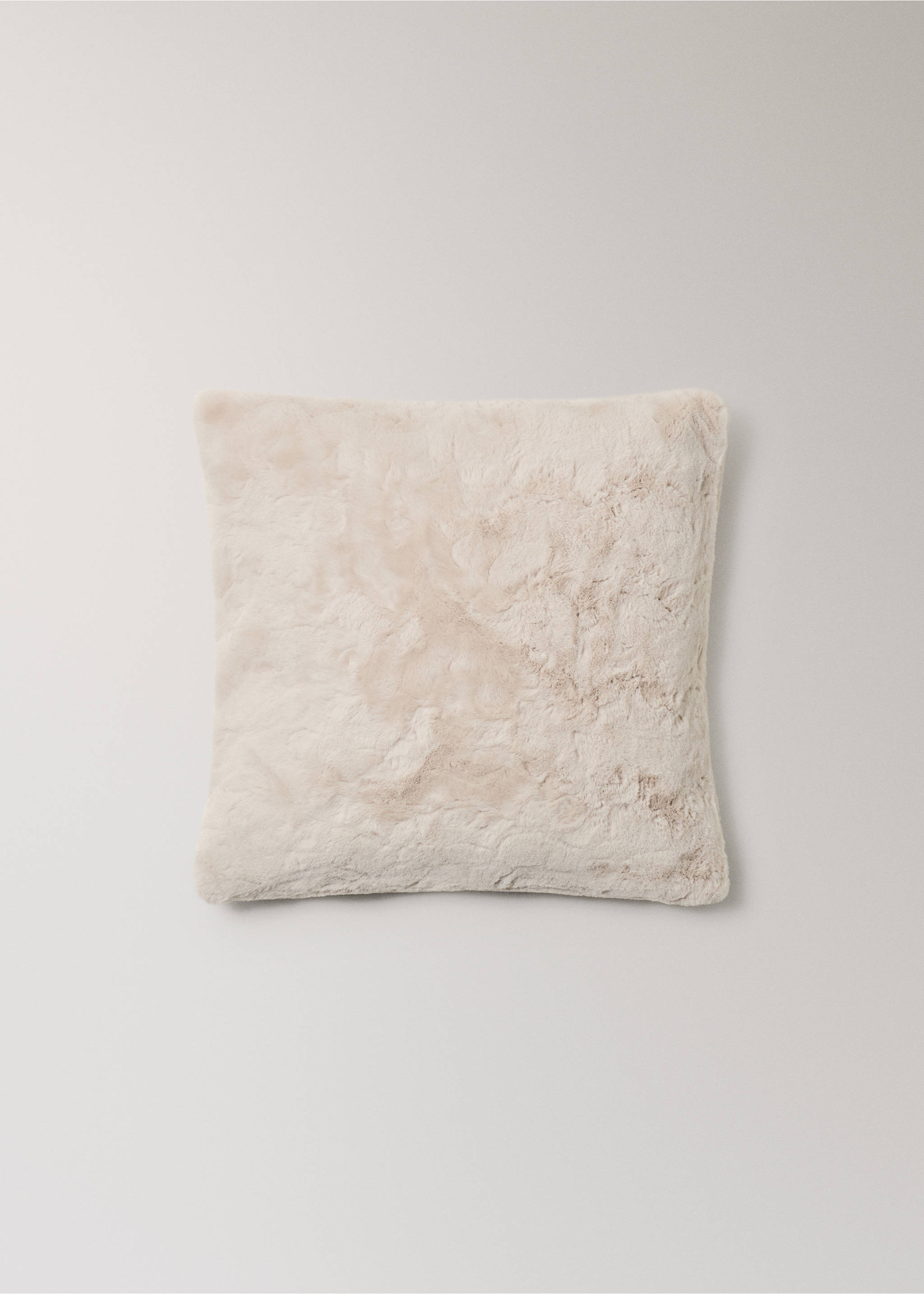 Faux fur cushion cover 50x50 cm - Article without model, Sand. Ref: 37012563-00.