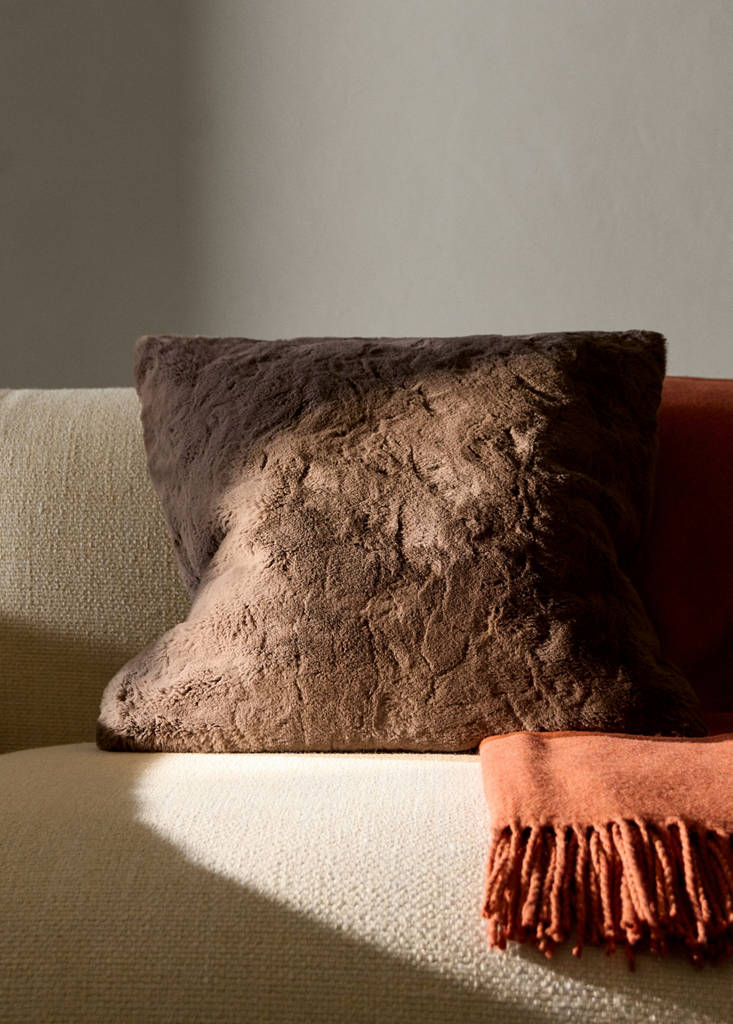 Faux fur cushion cover 50x50 cm — Chocolate