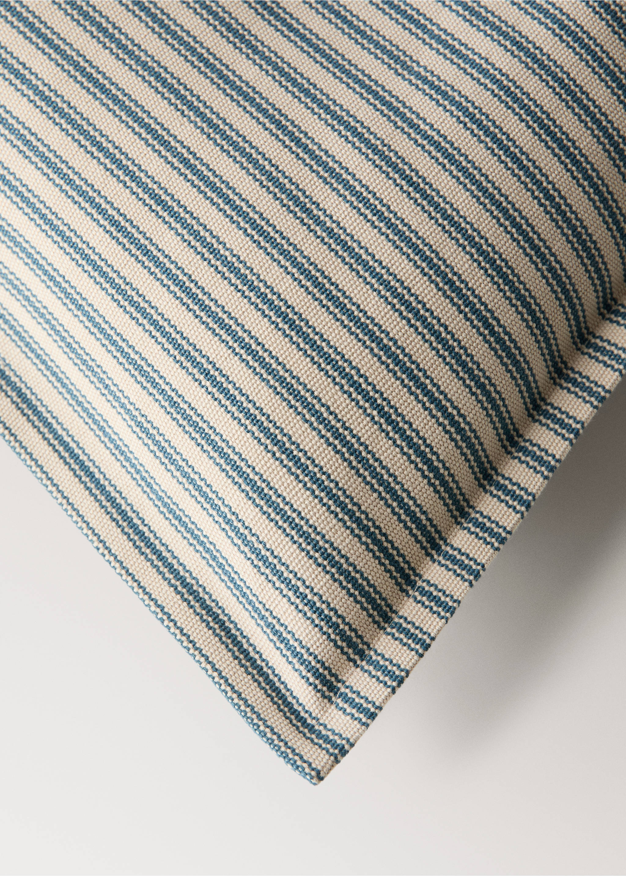 Multicolor woven striped cushion cover - Details of the article 1, Blue. Ref: 37012567-00.