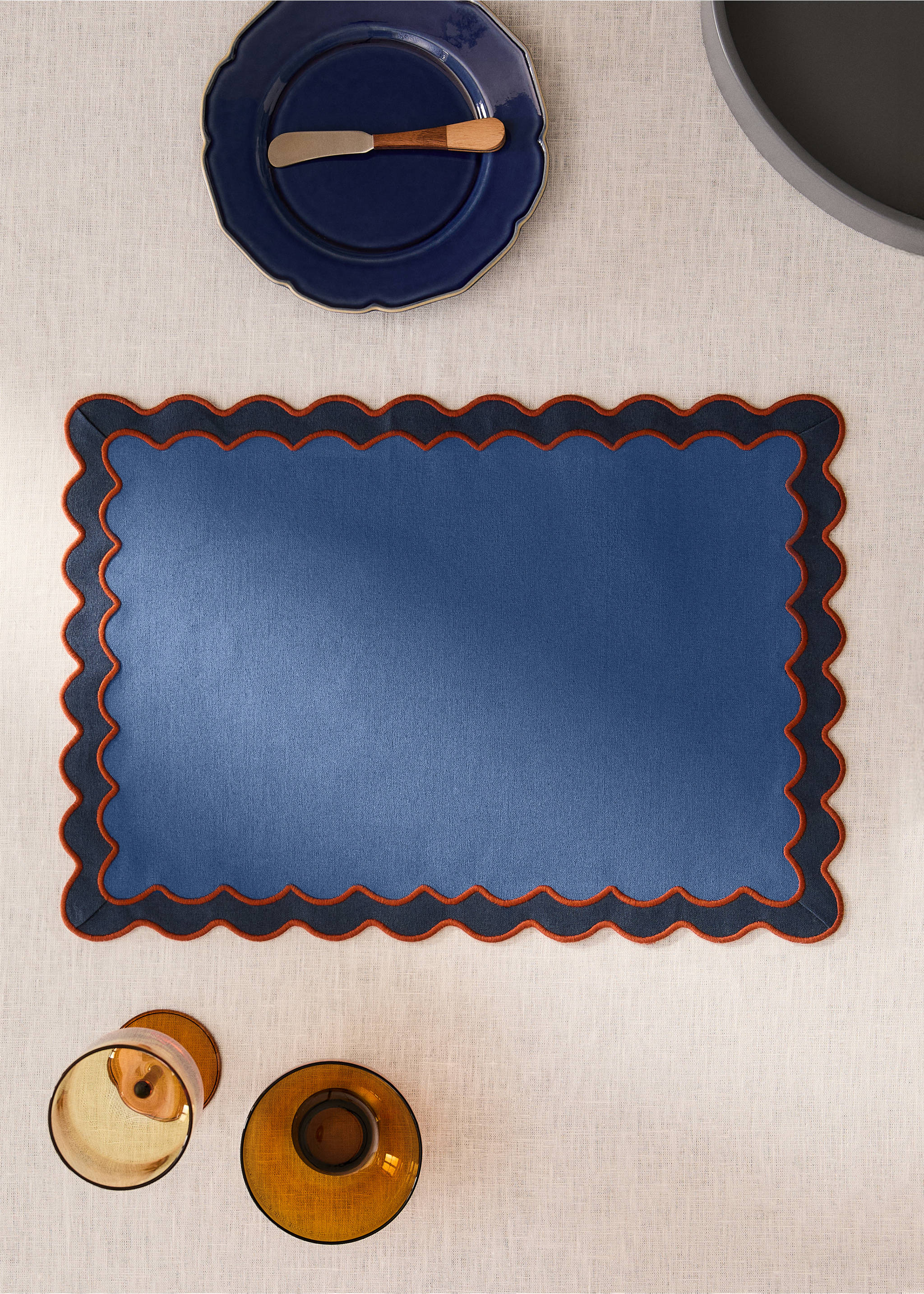 100% cotton placement with embroidered border 35x50cm - General plane, Indigo Blue. Ref: 37012570-00.