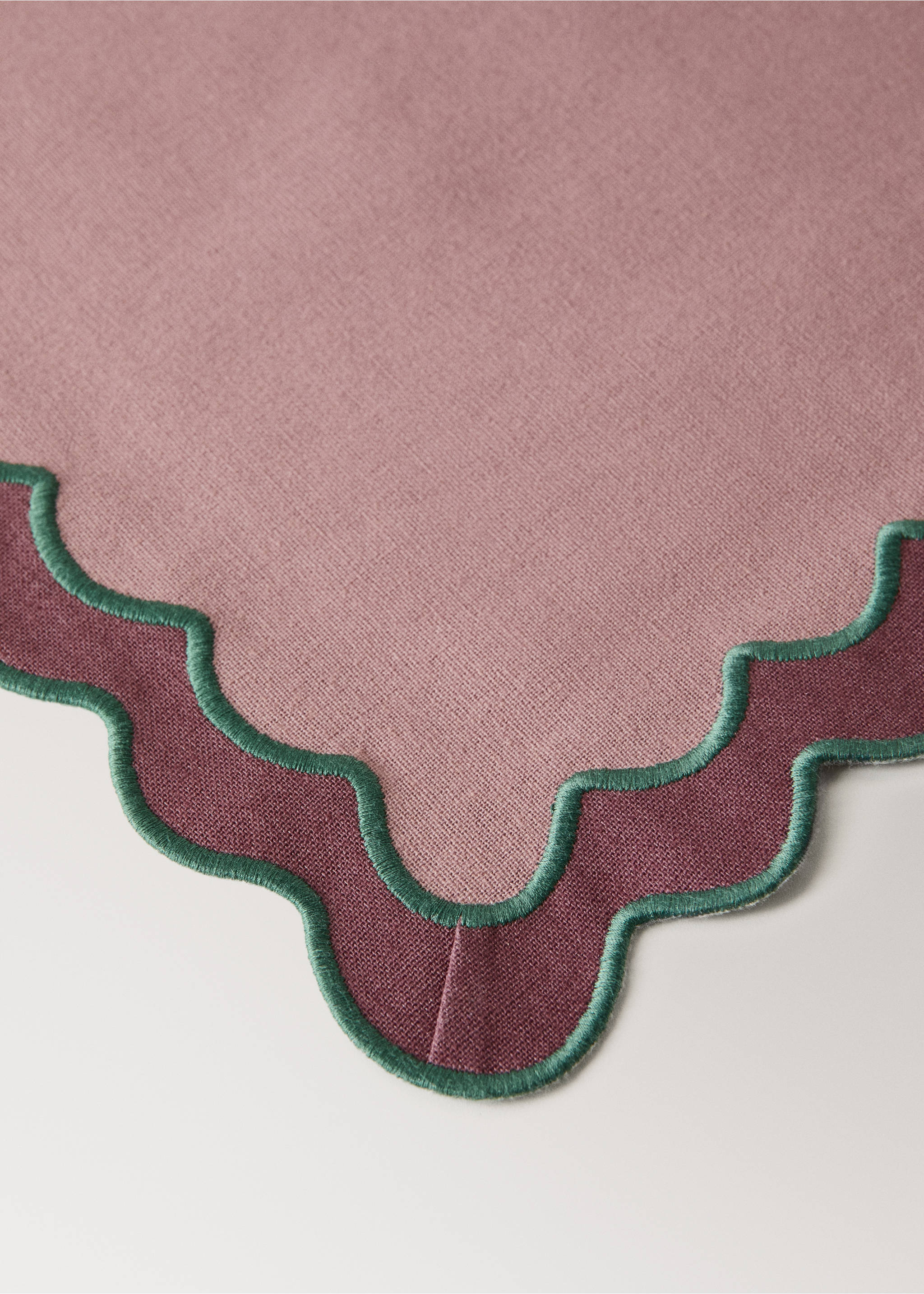 100% cotton placement with embroidered border 35x50cm - Details of the article 3, Pink. Ref: 37012570-00.