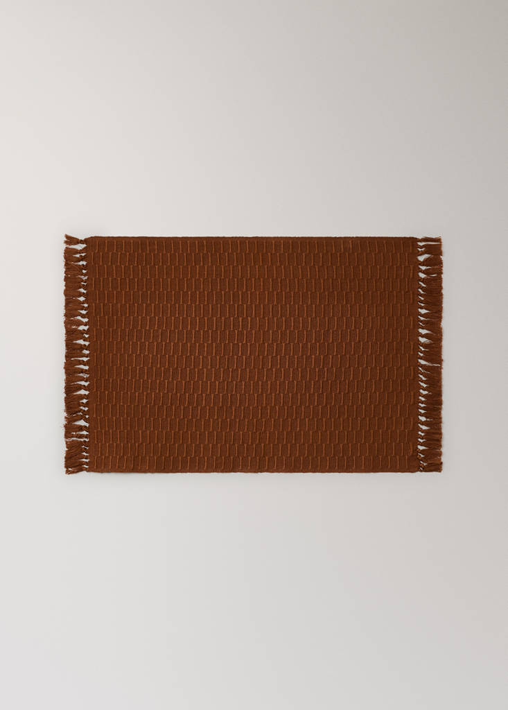 Individual cotton-textured placemat — Ochre