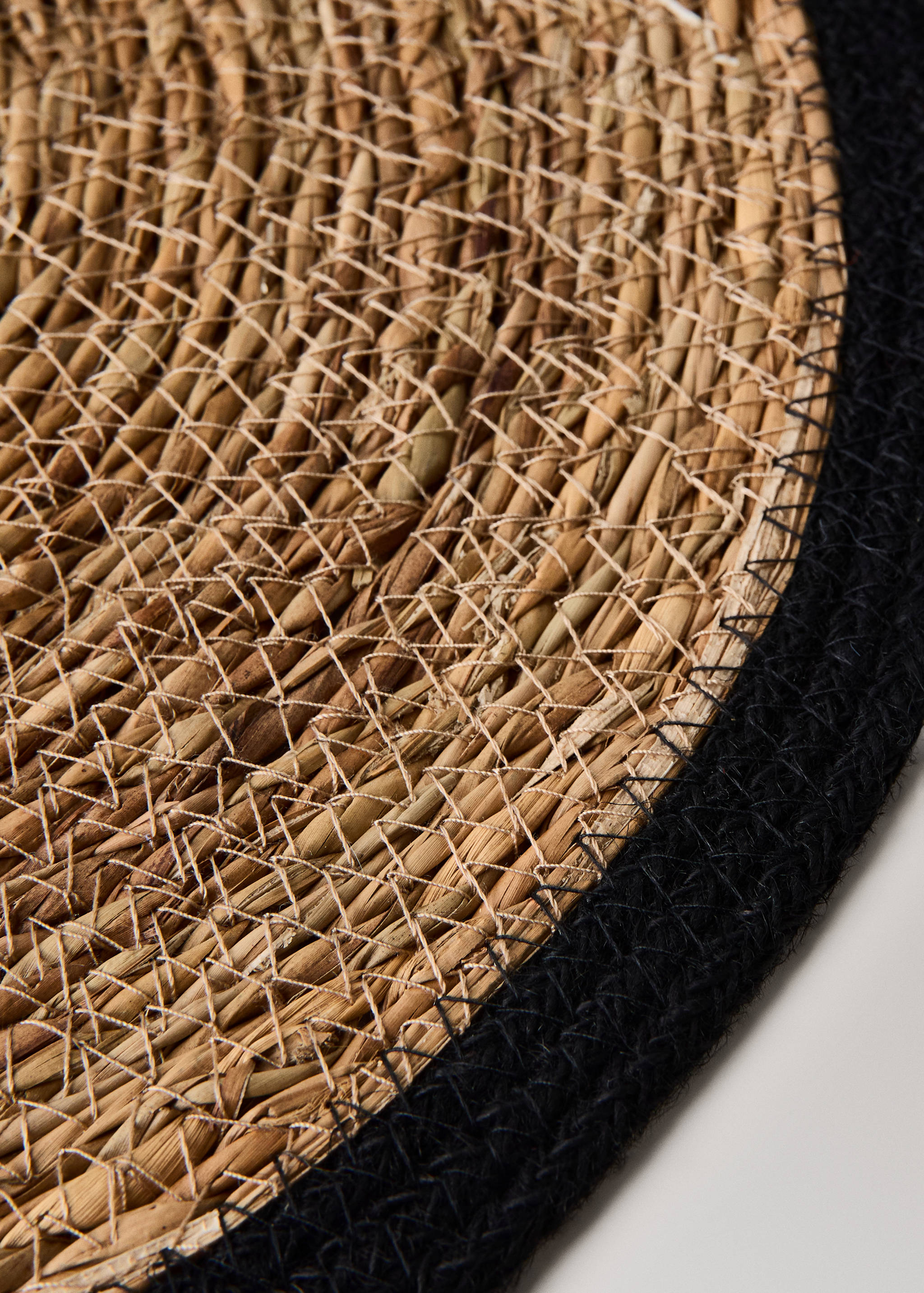 Rundes Tischset aus Naturfaser - Detail des Artikels 3