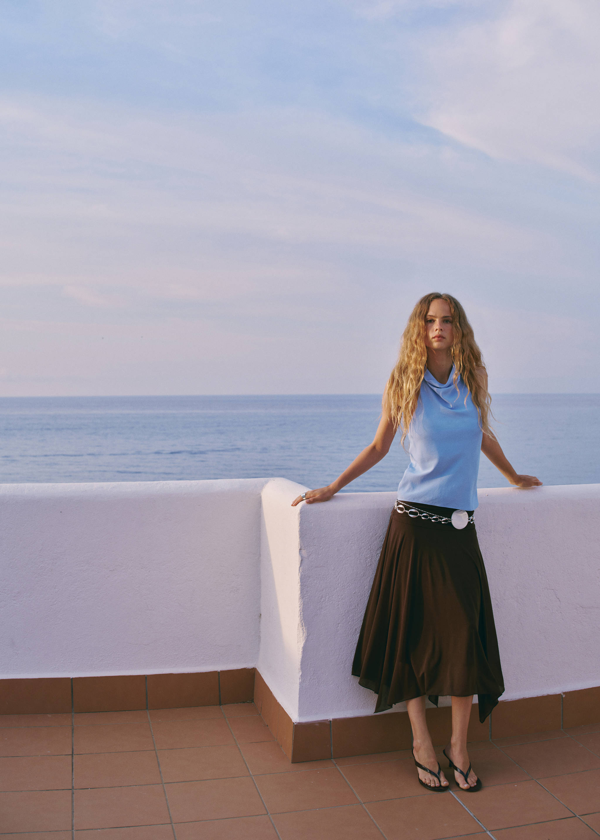 Draped halter top - General plane