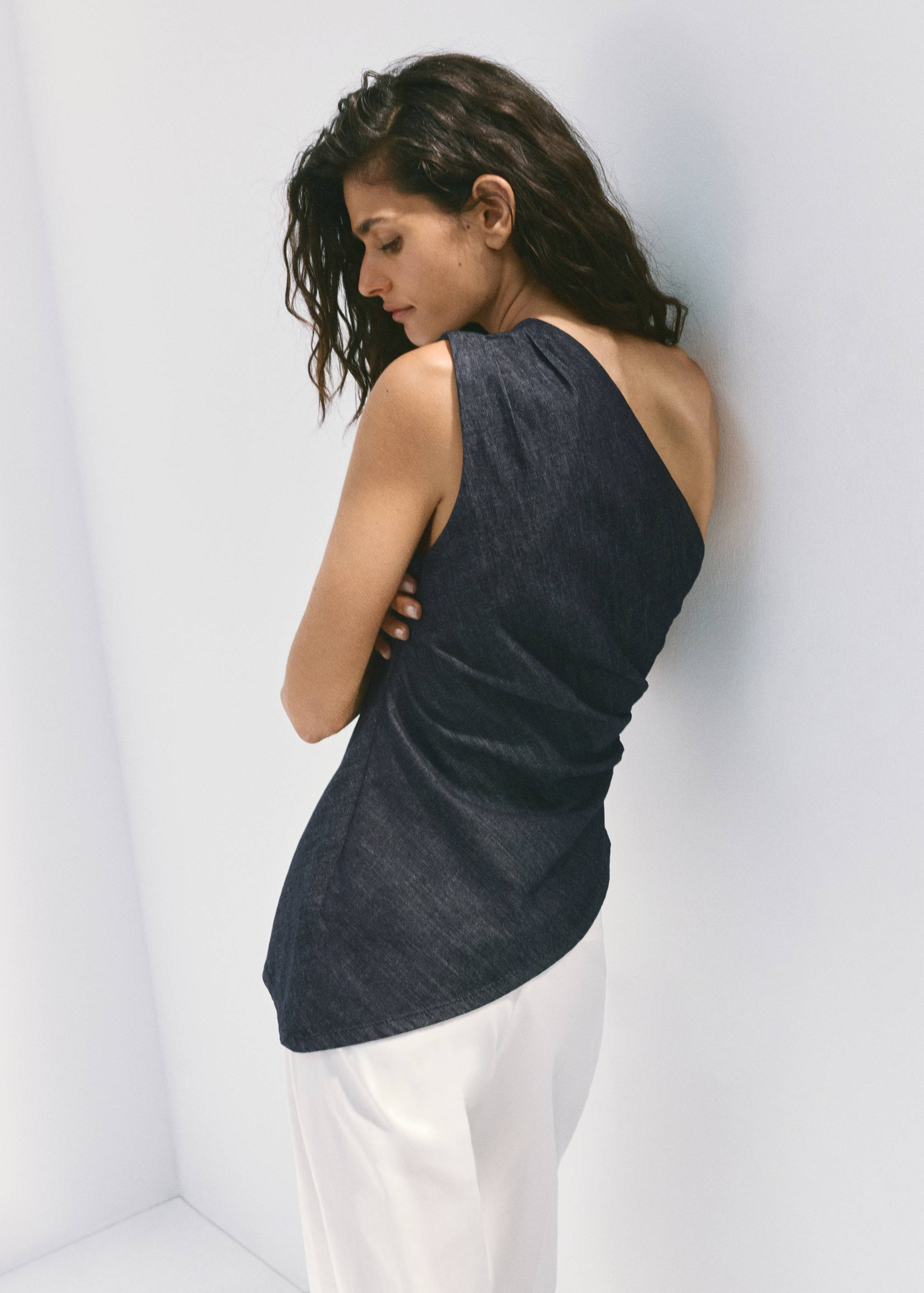 Asymmetric 100% cotton denim top - Reverse of the article