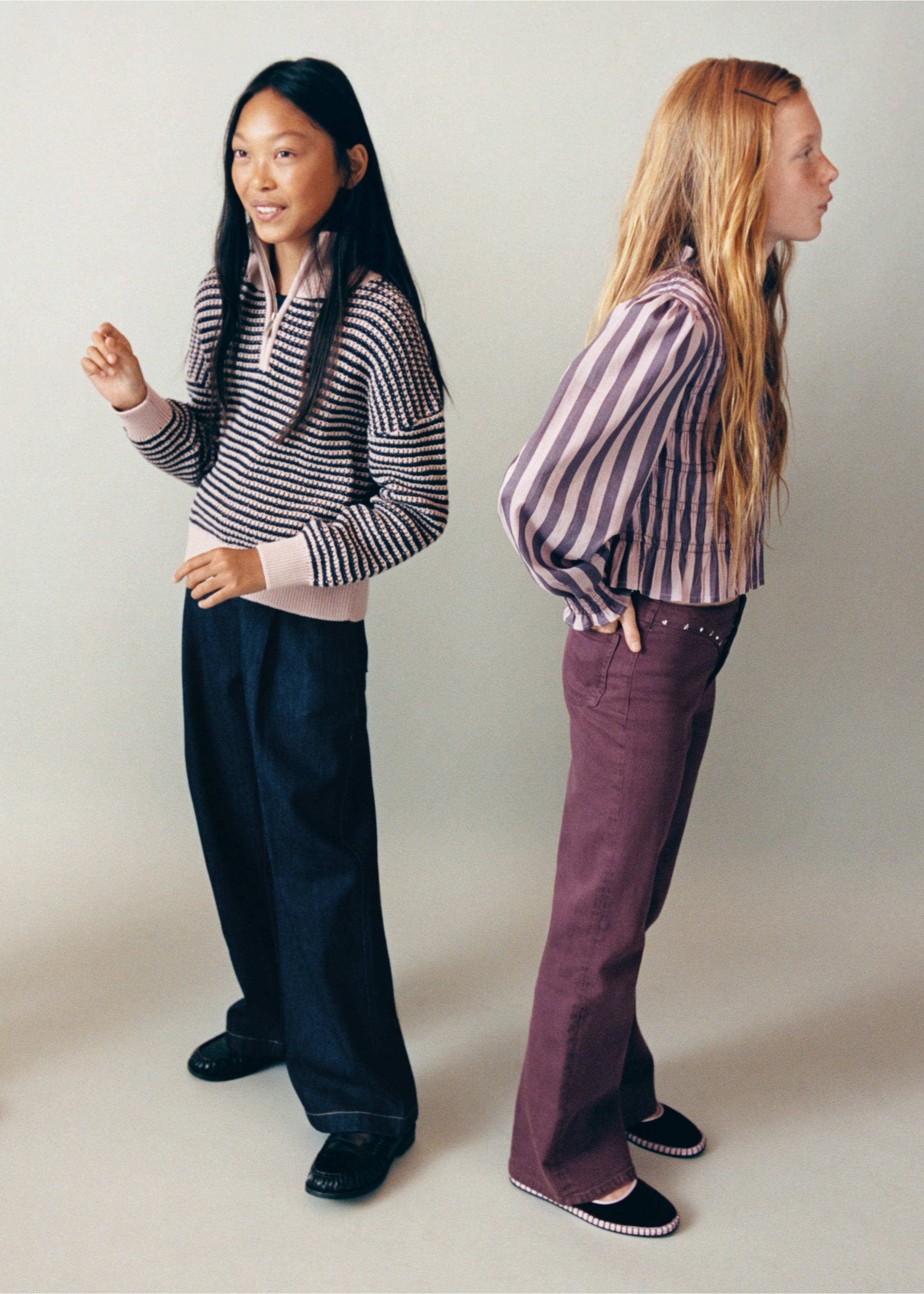 Wide leg pleated jeans - Details of the article 5, Open Blue. Ref: 37012908-00.