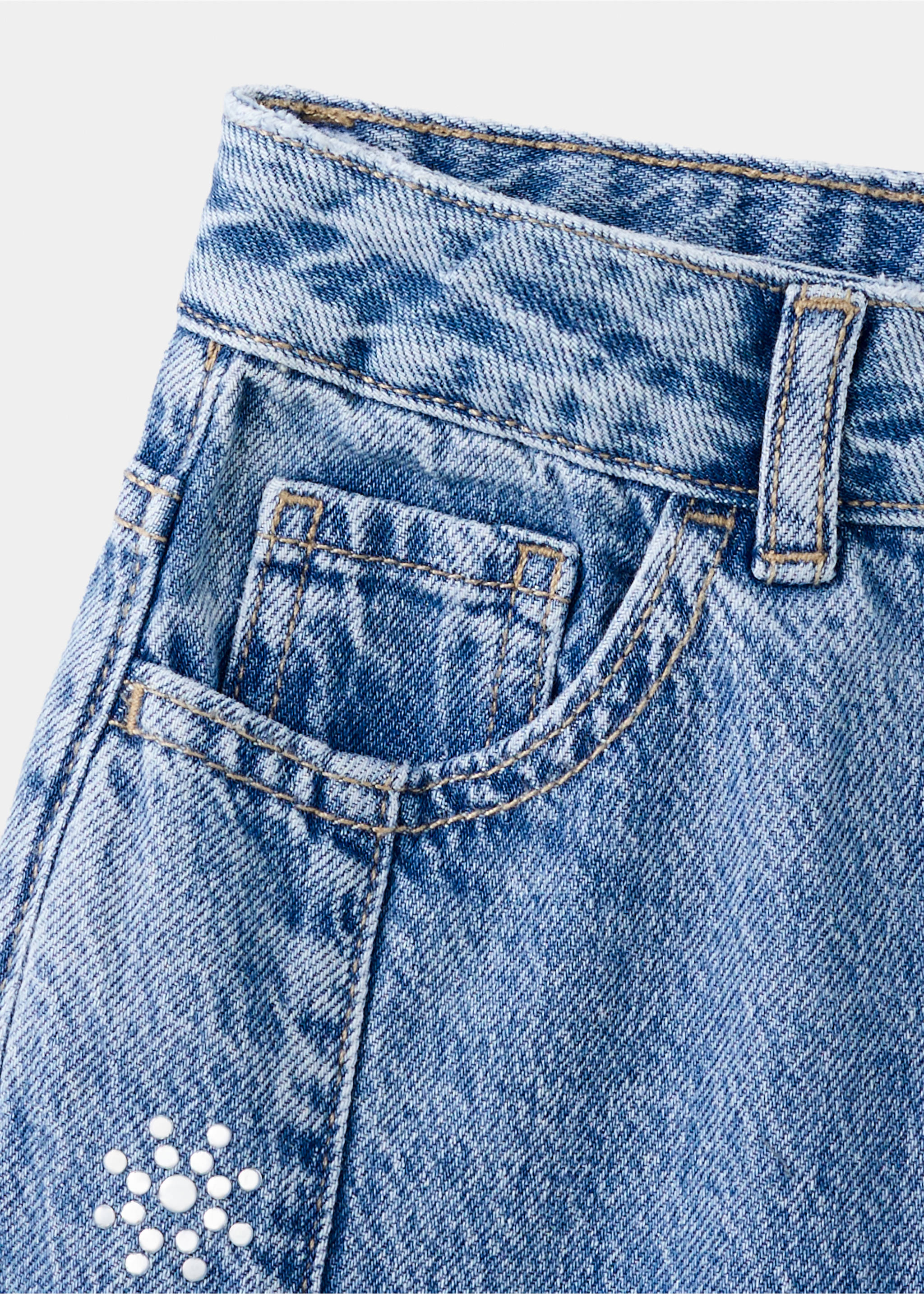 Wide leg studded jeans - Details of the article 8, Medium Blue. Ref: 37012911-00.