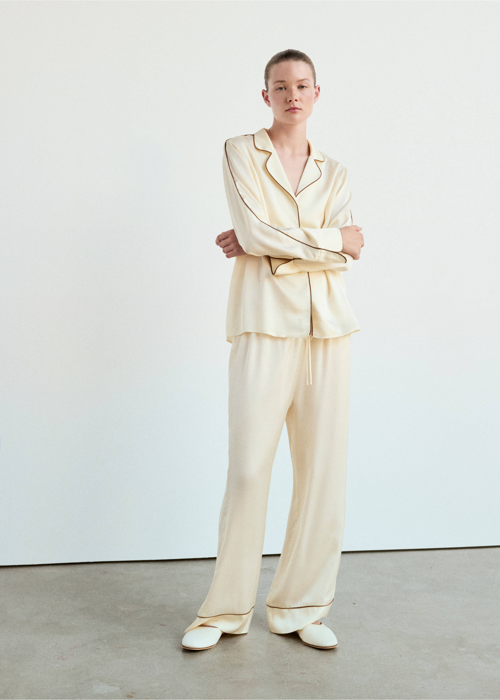 Satin viscose shirt with contrast pipping - General plane, Ivory White. Ref: 37012923-00.