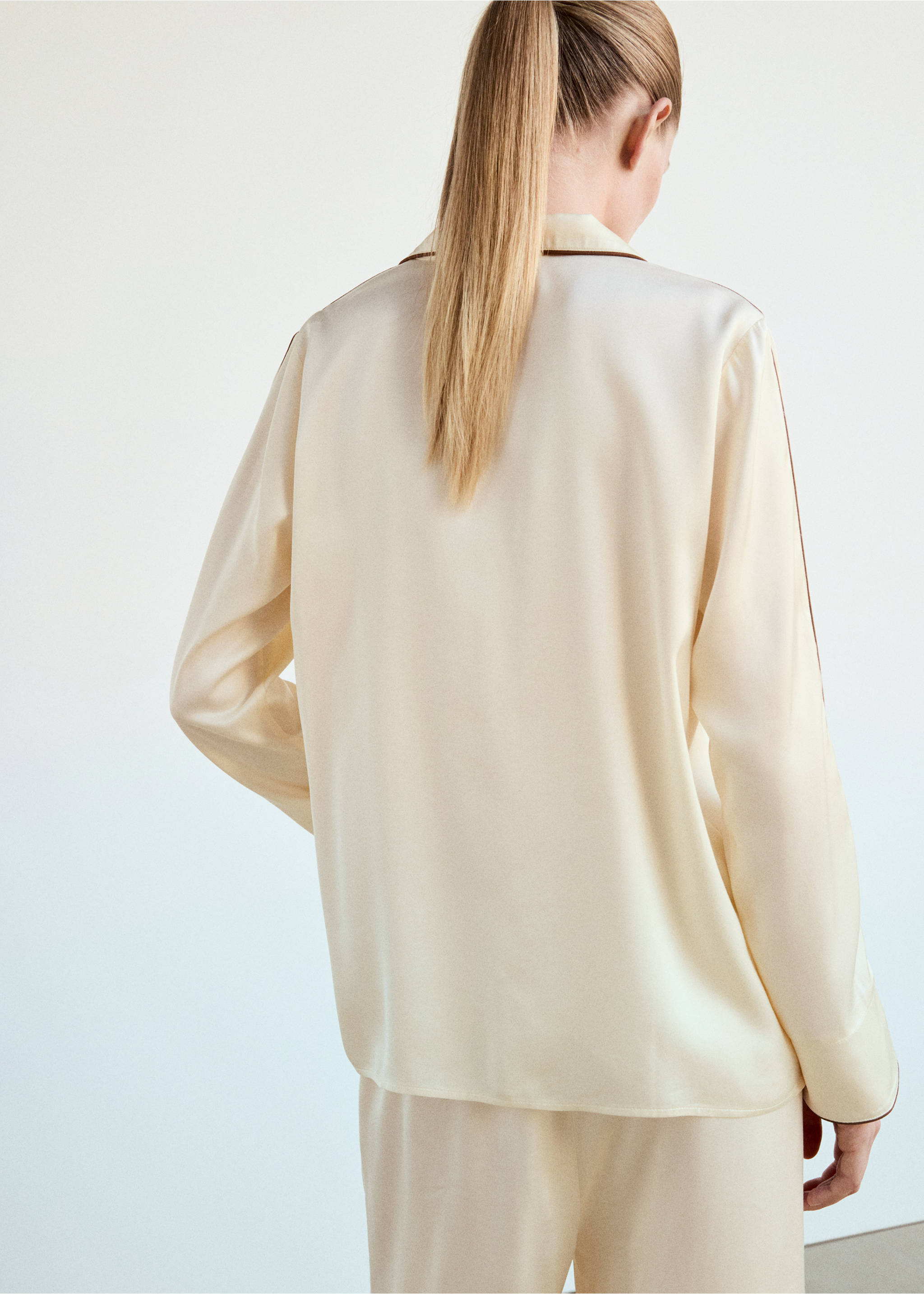 Satin viscose shirt with contrast pipping - Reverse of the article, Ivory White. Ref: 37012923-00.