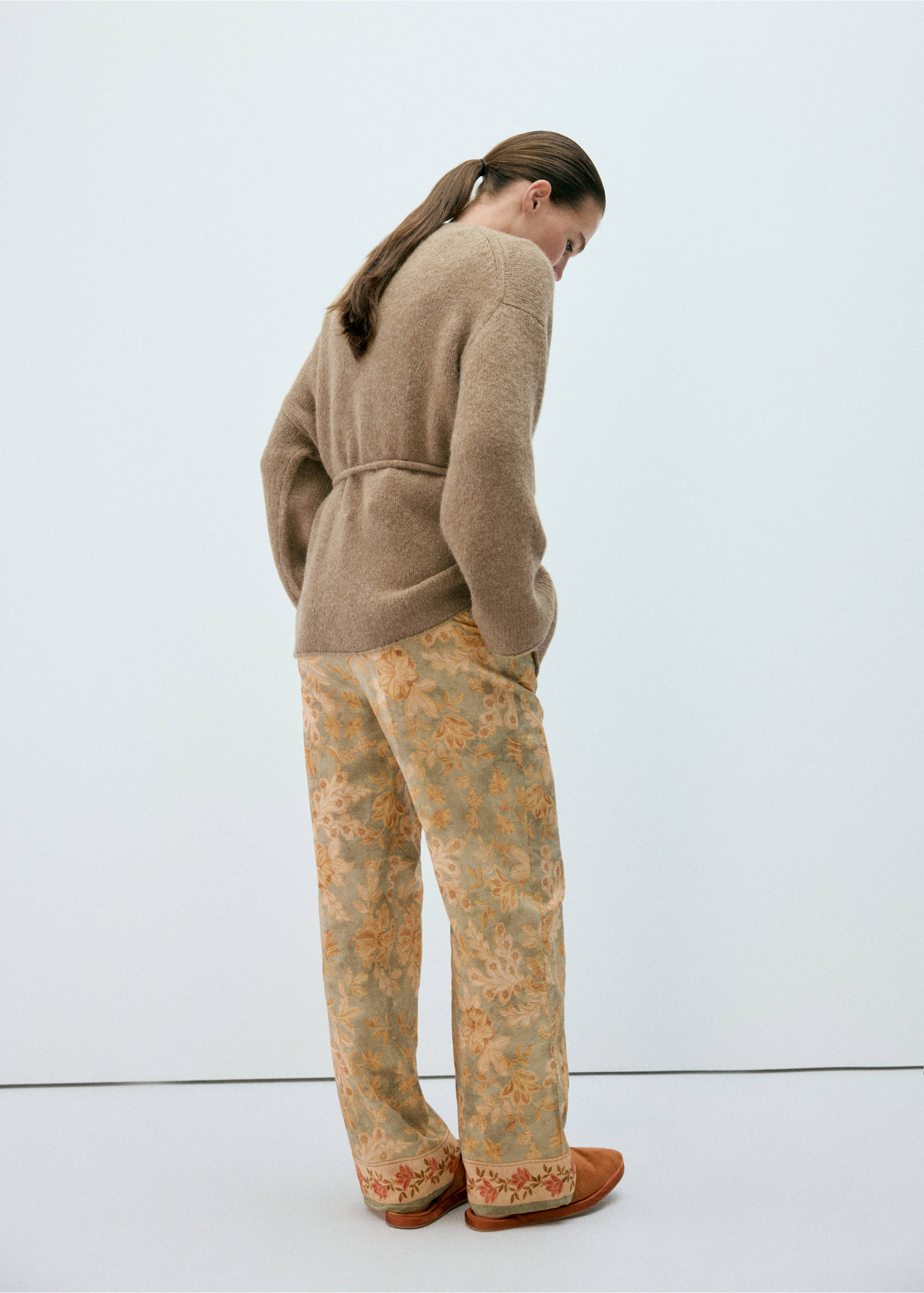 Knit sweater with tie detail - Reverse of the article, Brown. Ref: 37012927-00.