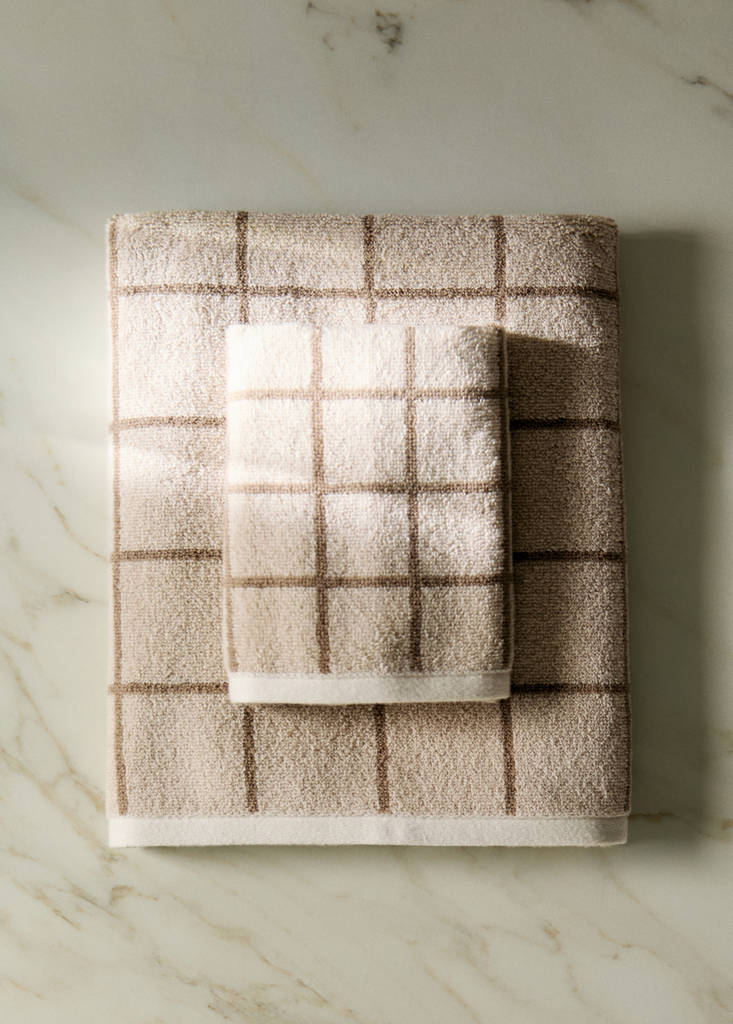 Cotton terry bath towel with check pattern