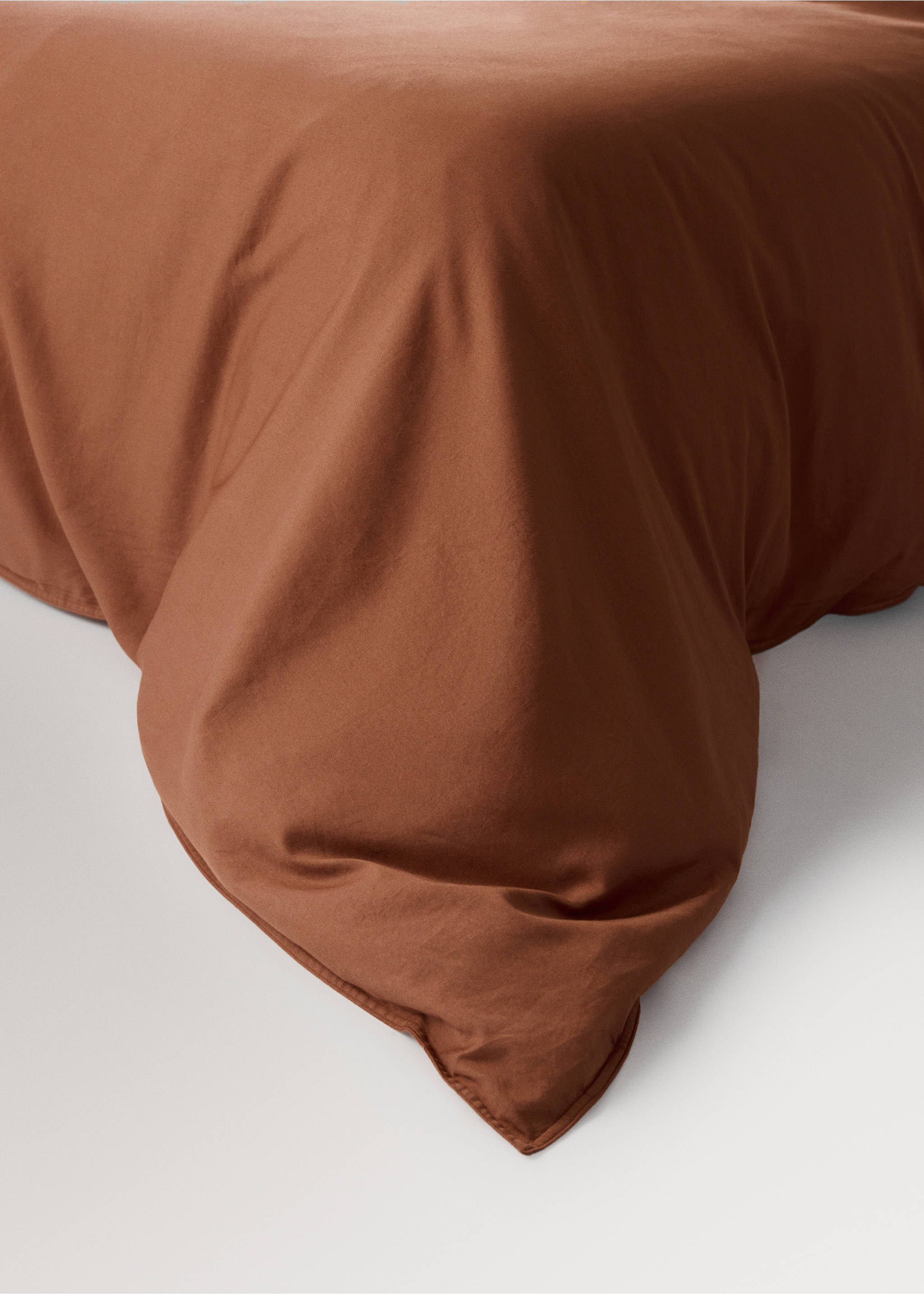 Povlak na přikrývku satén 300 vláken garment wash s dvojitým prošitím, na postel 180/200 cm - Detail zboží 8, Karamel. Ref: 37012936-00.