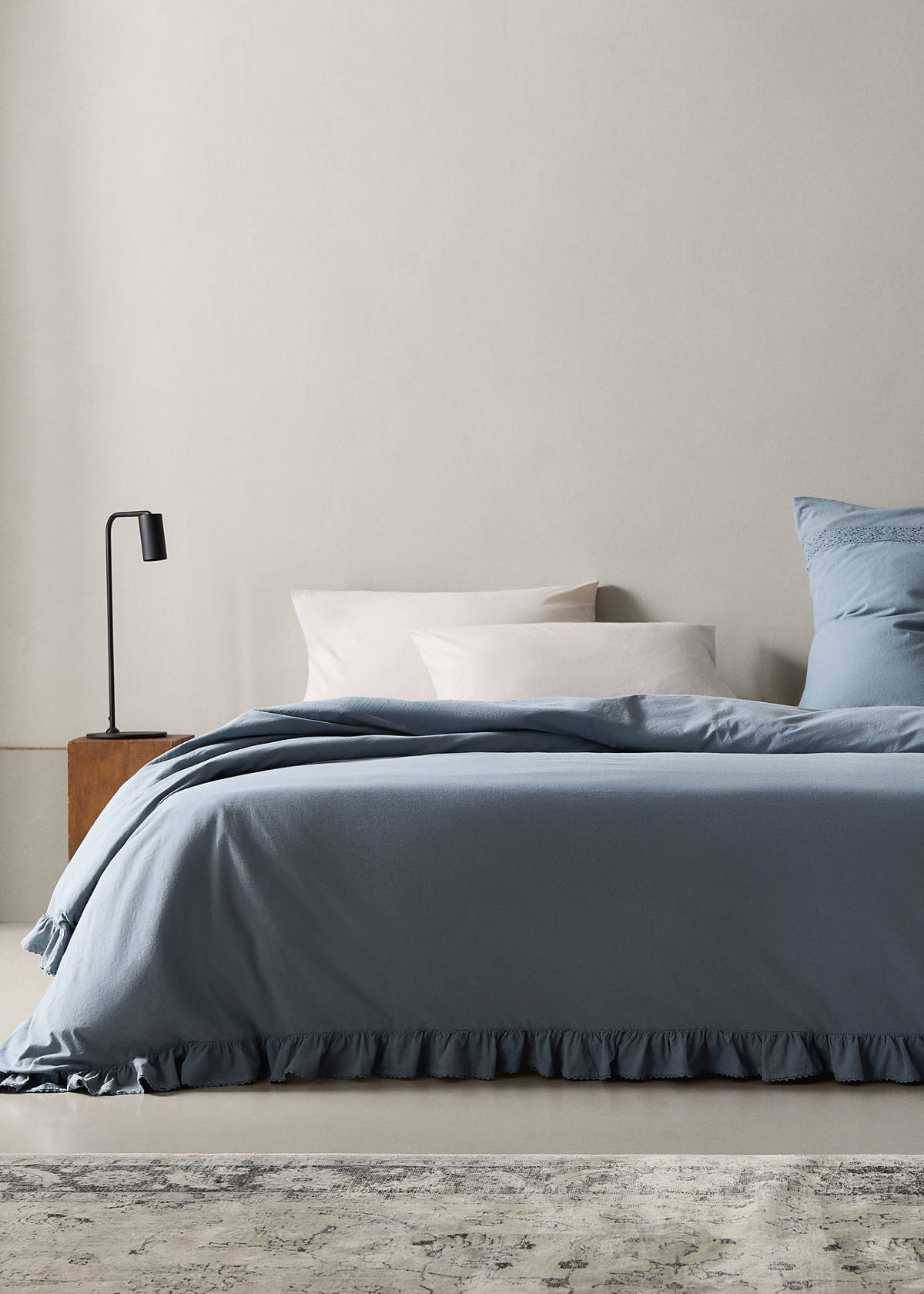 Washed cotton duvet cover with voile ruffle for 180/200 cm bed — Blue