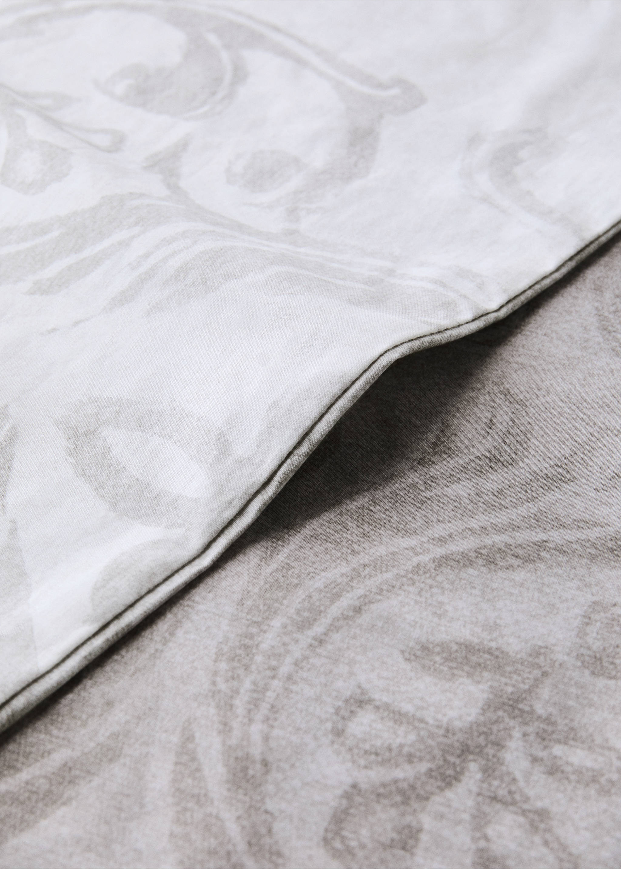 Percale cotton duvet cover with ornamental print Superking bed - Details of the article 1, Sand. Ref: 37012991-00.