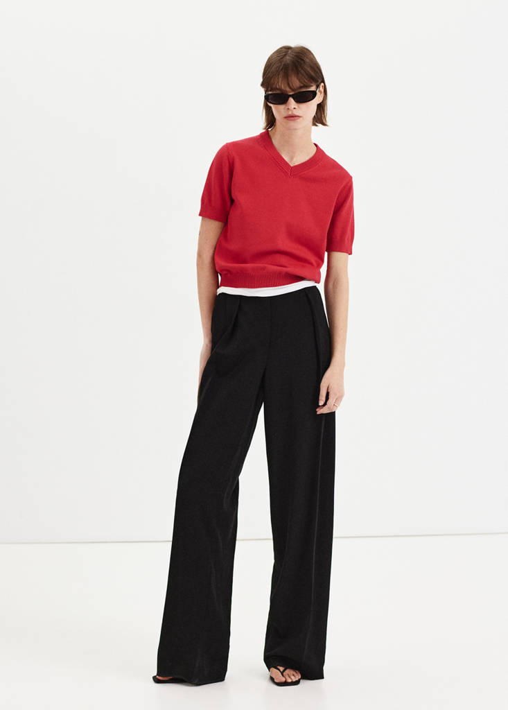 V-neck knit sweater — Red