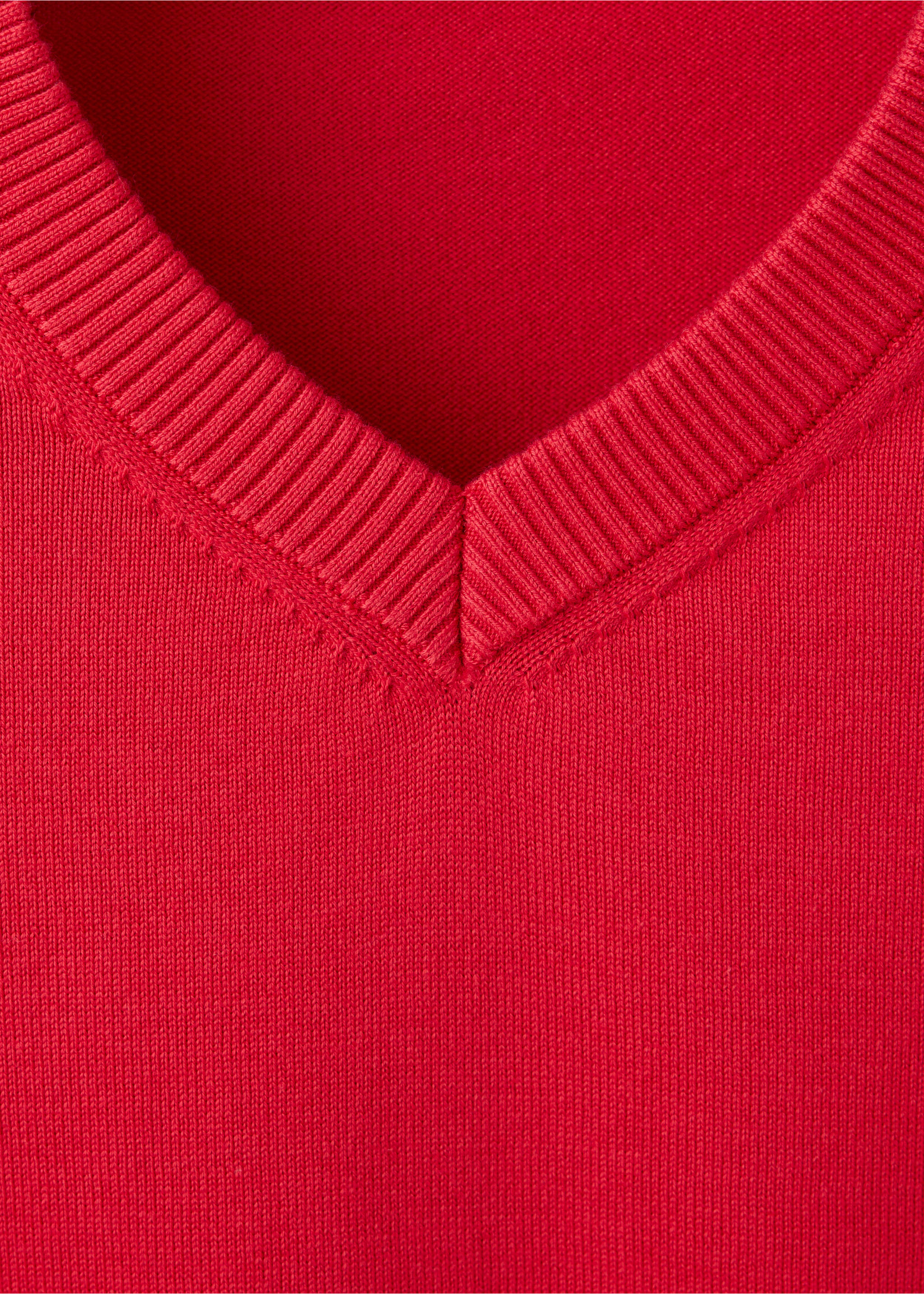 Sweater valen - Details of the article 8, Red. Ref: 37013277-00.