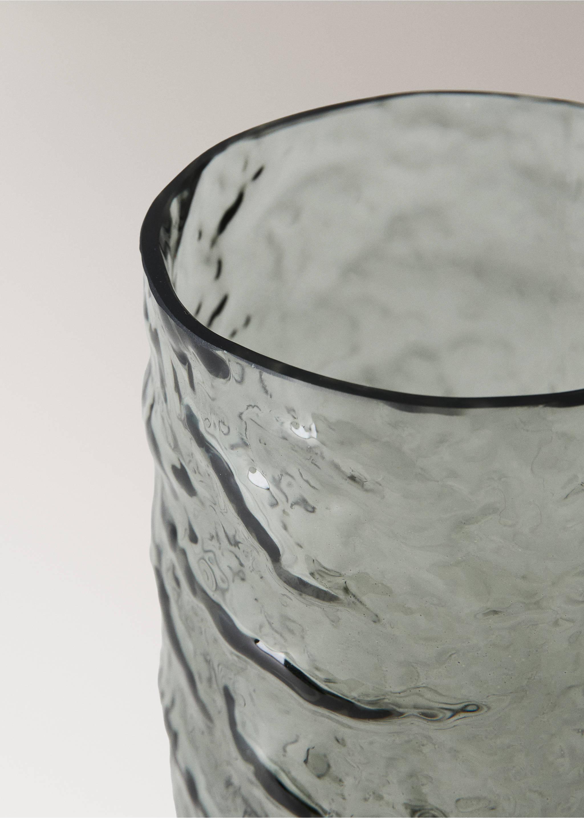100% relief glass vase - Details of the article 1, Pastel Green. Ref: 37013278-00.