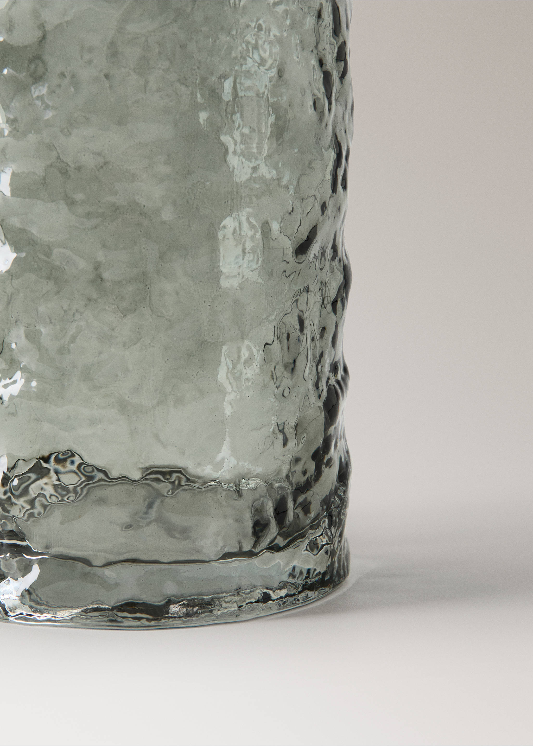 100% relief glass vase - Details of the article 2, Pastel Green. Ref: 37013278-00.