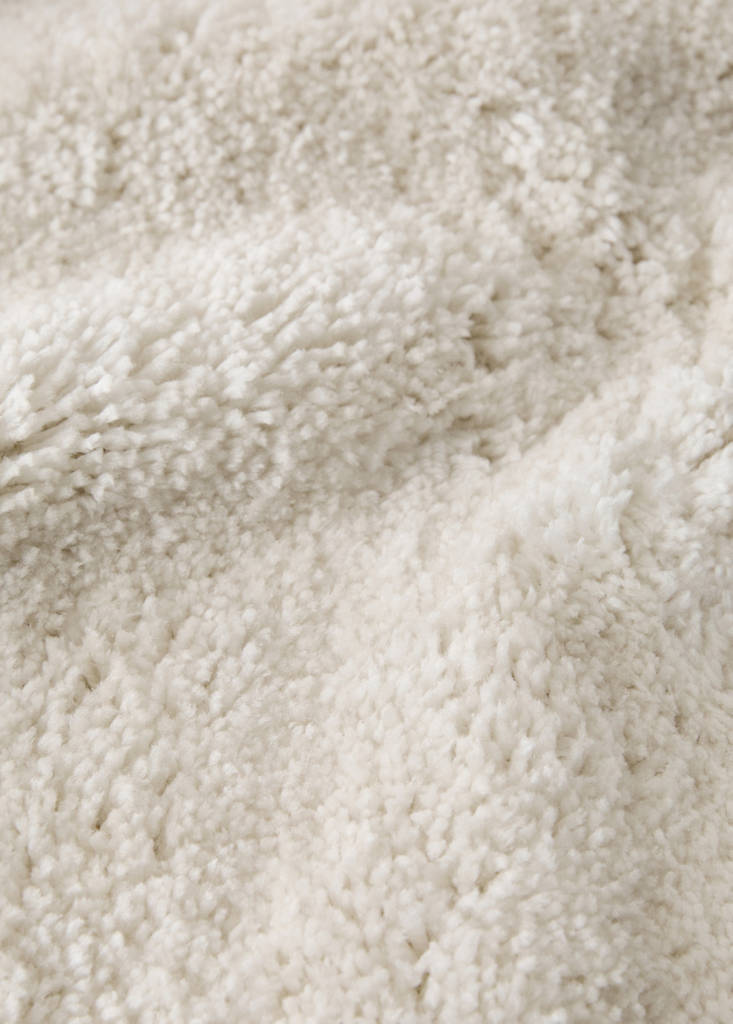 Small rug with a soft texture — Off White