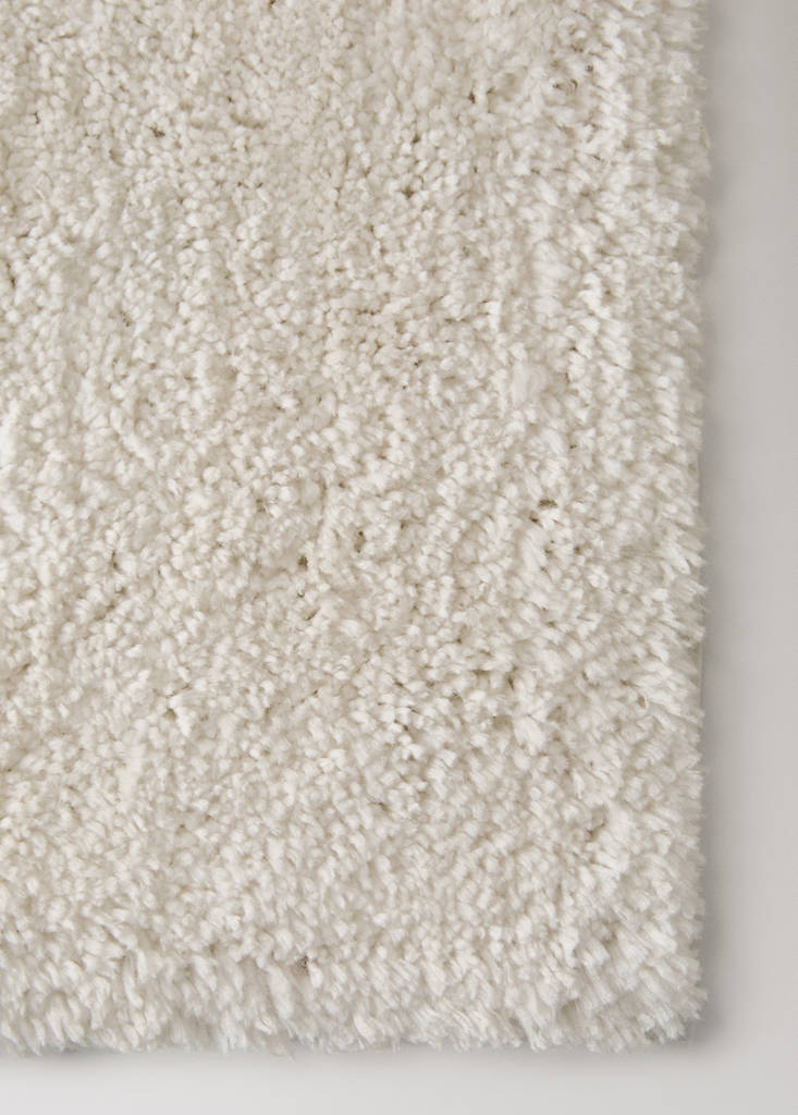 Small rug with a soft texture — Off White