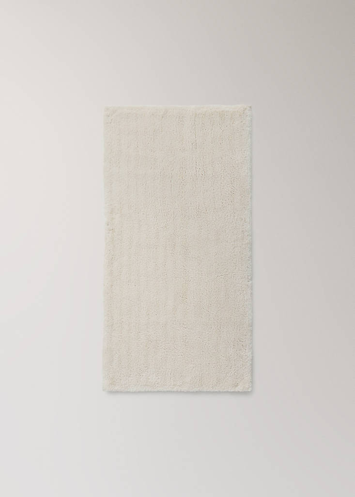 Small rug with a soft texture — Off White