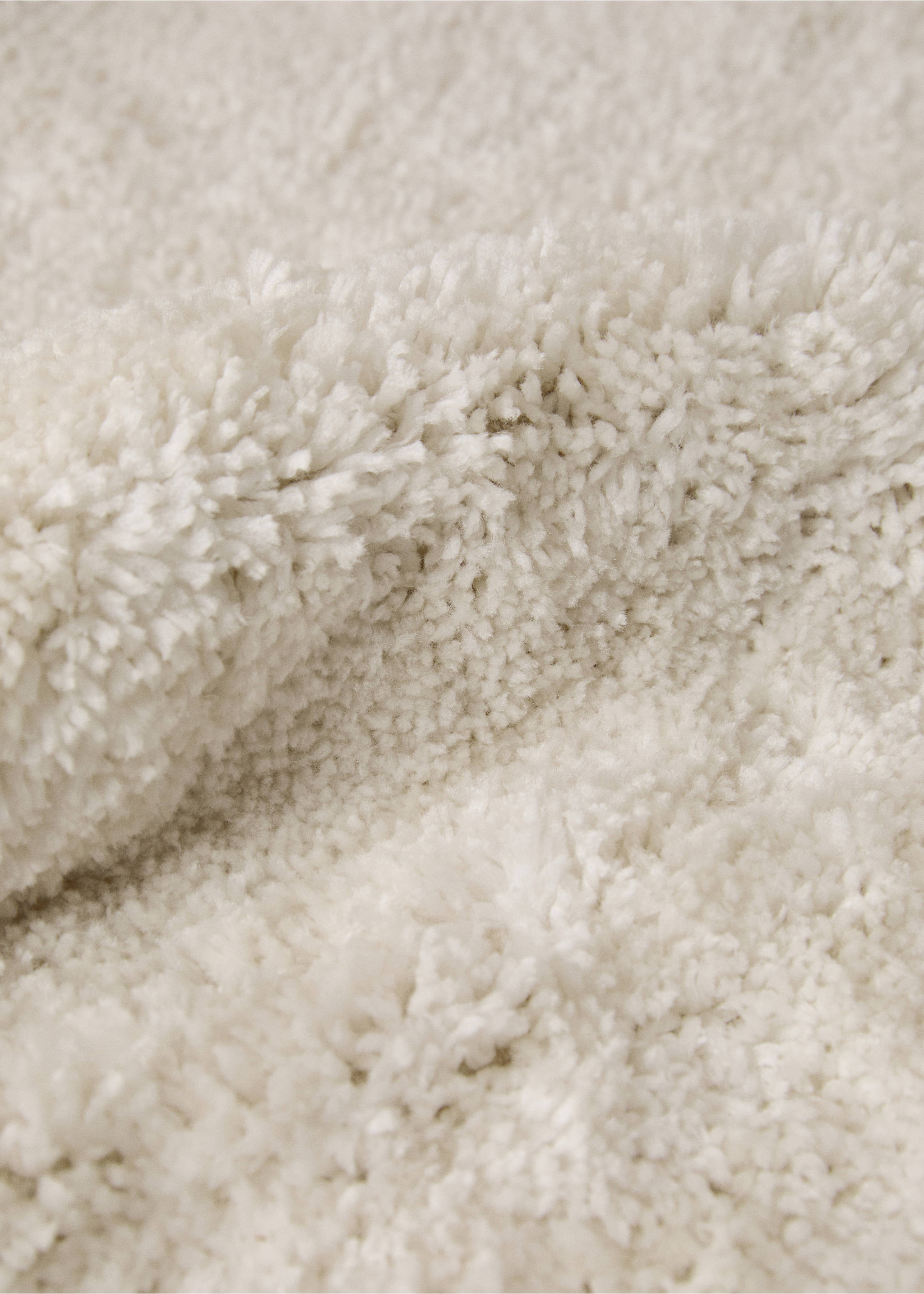 Soft textured rug - Details of the article 1, Off White. Ref: 37013283-00.